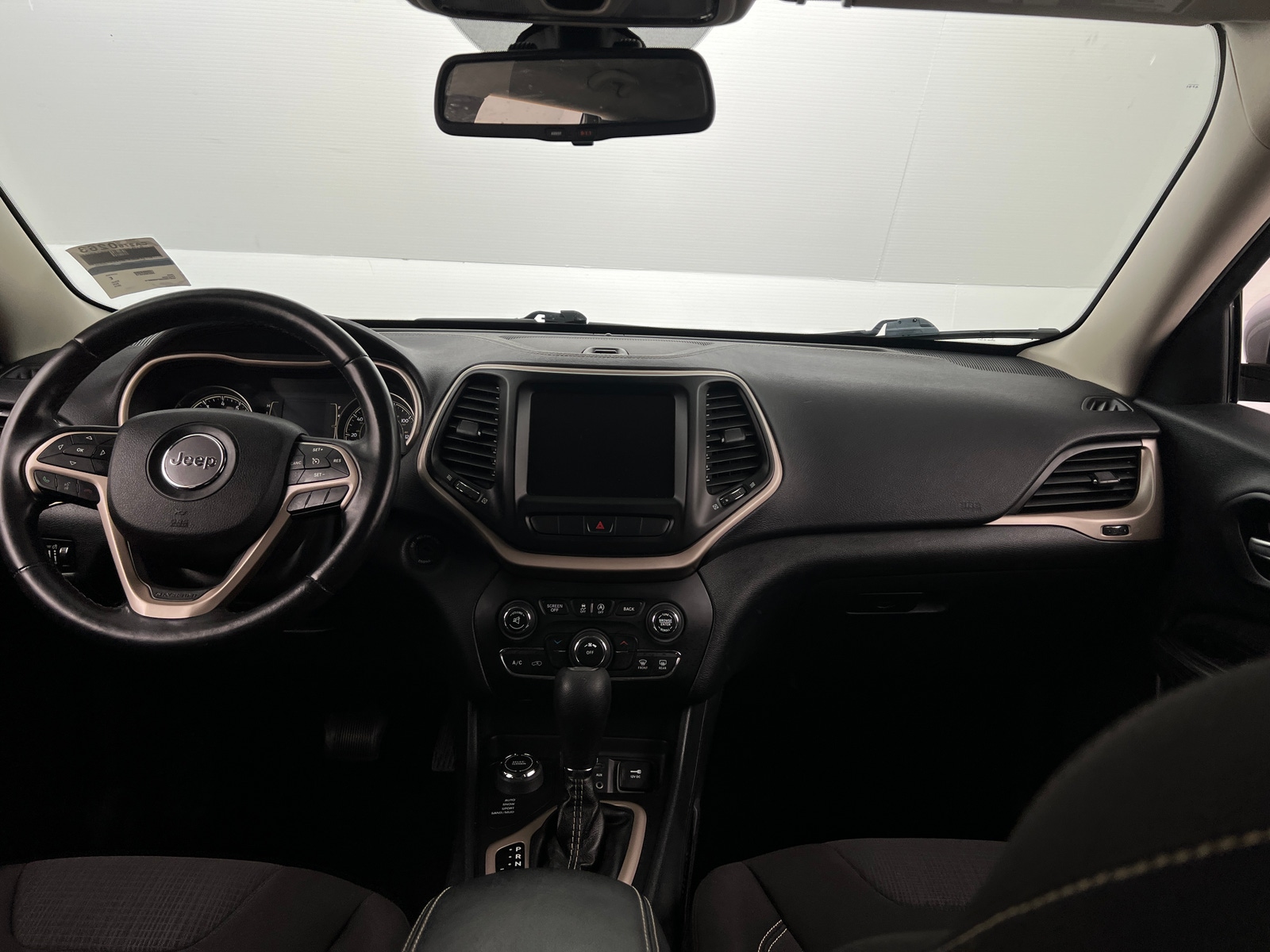 Thumbnail: 2015 Jeep Cherokee - 3