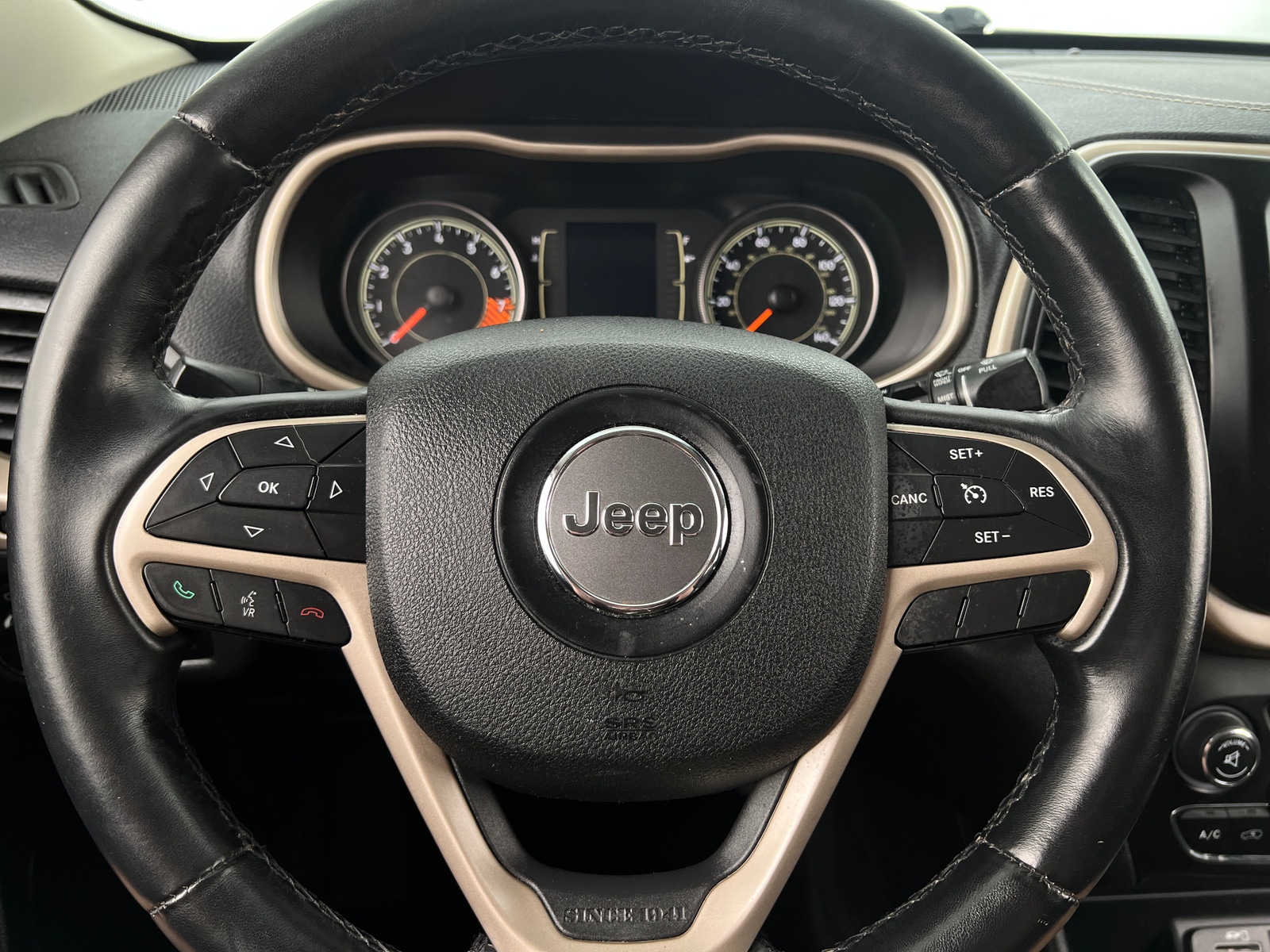 Thumbnail: 2015 Jeep Cherokee - 5
