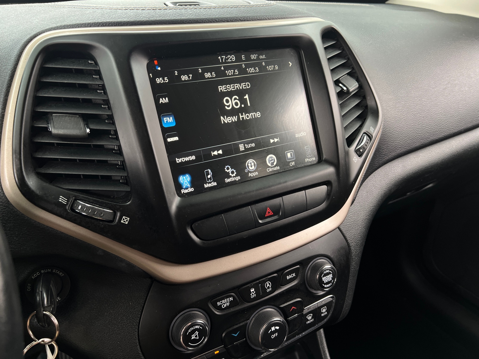 Thumbnail: 2015 Jeep Cherokee - 4