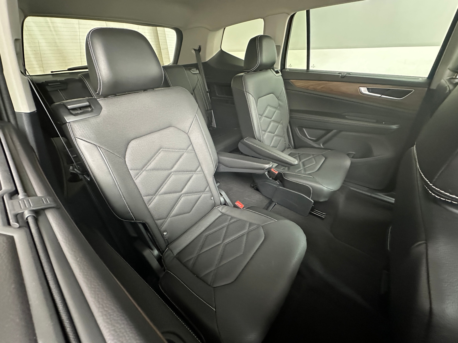 Thumbnail: 2024 Volkswagen Atlas - 5