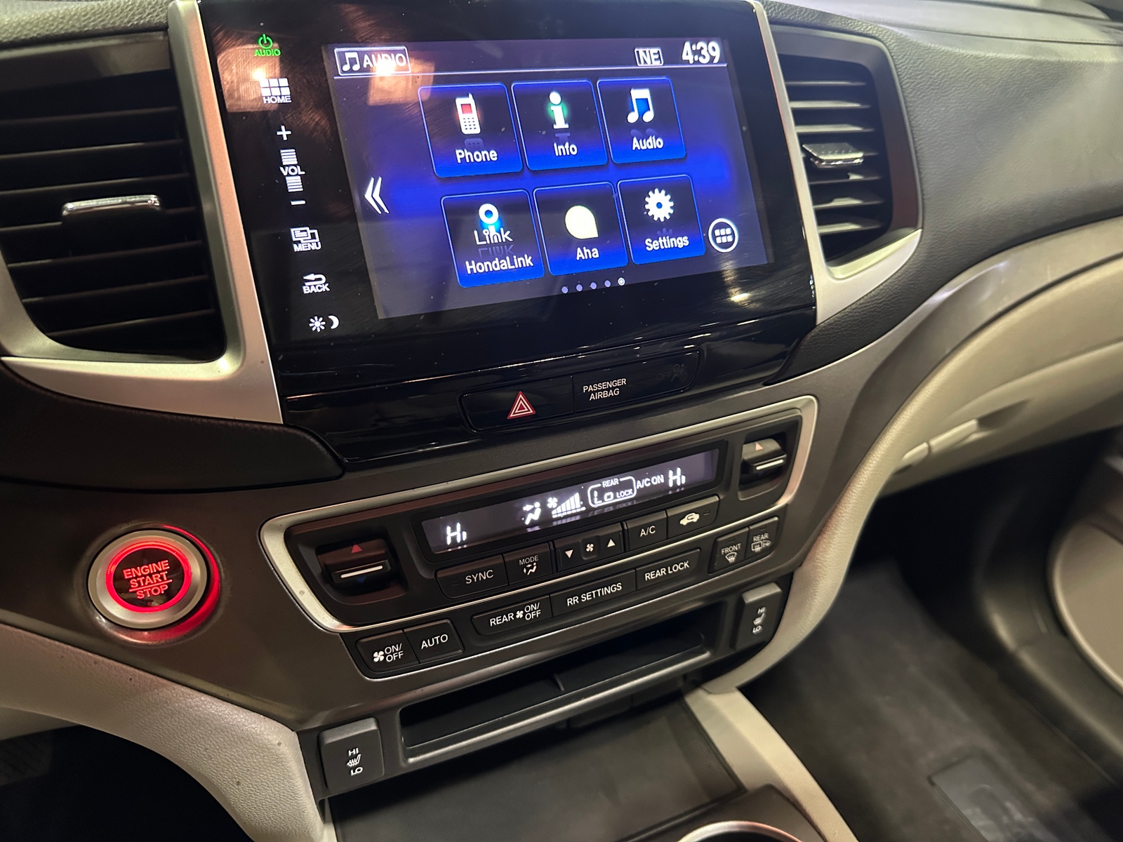 Thumbnail: 2016 Honda Pilot - 3