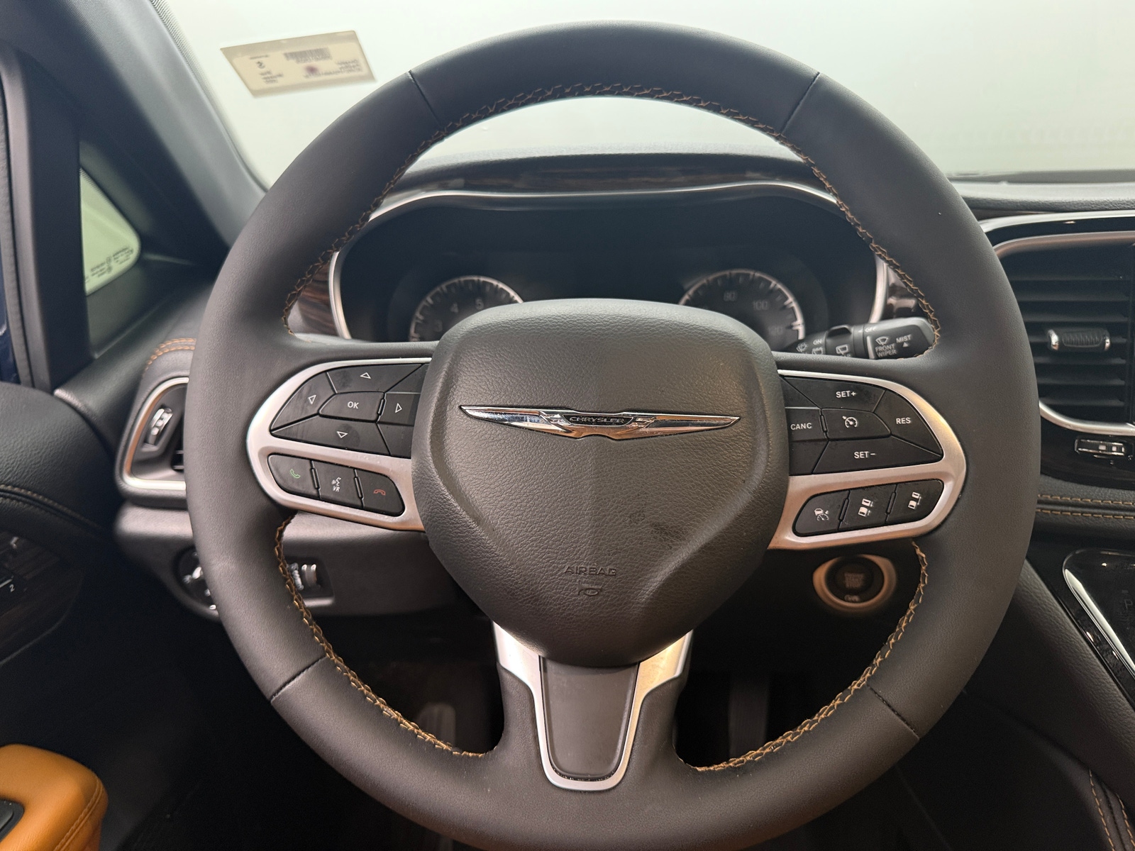 Thumbnail: 2022 Chrysler Pacifica - 4