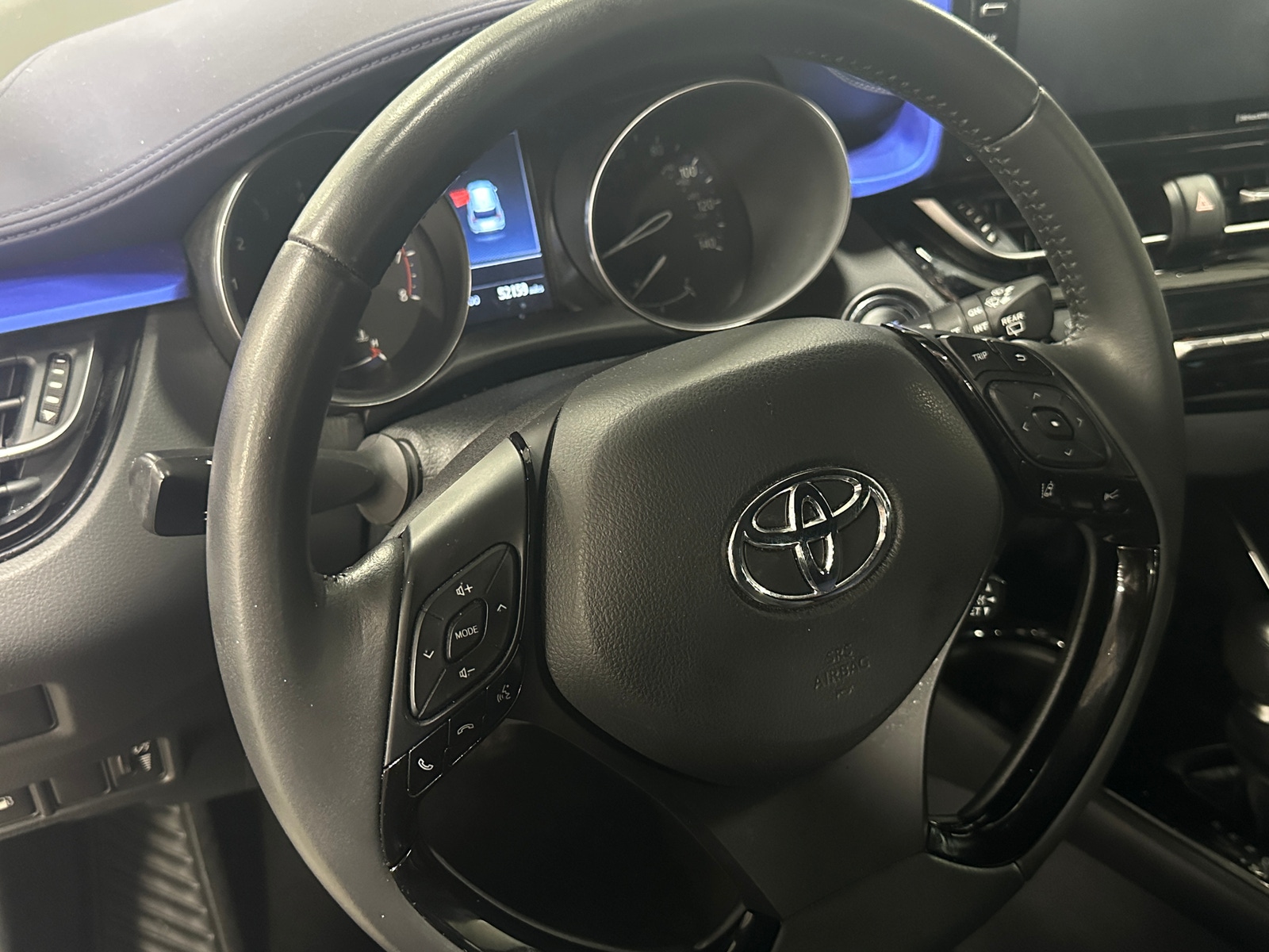 Thumbnail: 2022 Toyota C-HR - 5