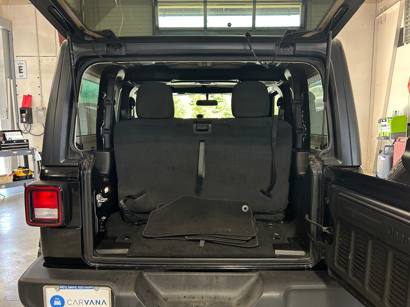Thumbnail: 2020 Jeep Wrangler - 7