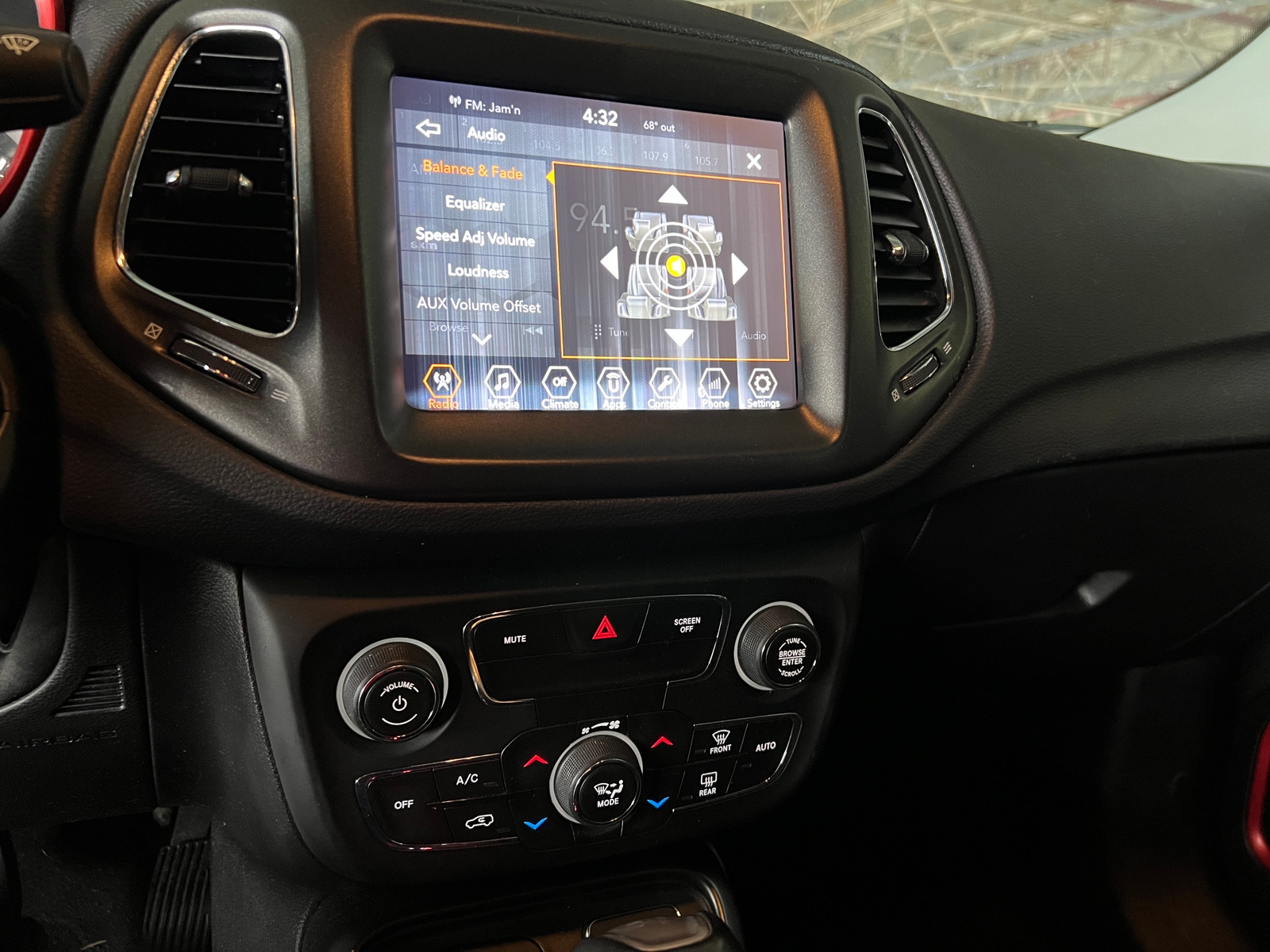 Thumbnail: 2018 Jeep Compass - 3