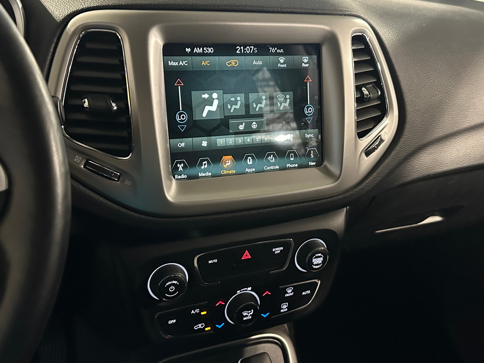 Thumbnail: 2018 Jeep Compass - 4