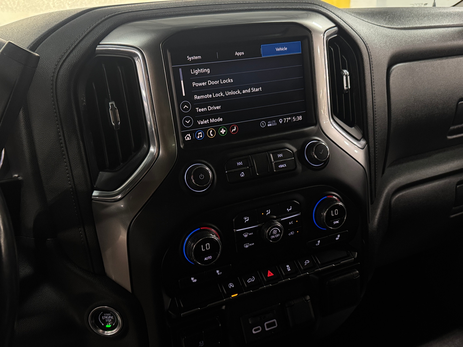 Thumbnail: 2020 Chevrolet Silverado 1500 - 4