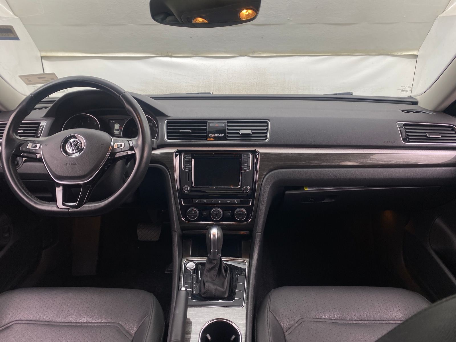 Thumbnail: 2018 Volkswagen Passat - 3