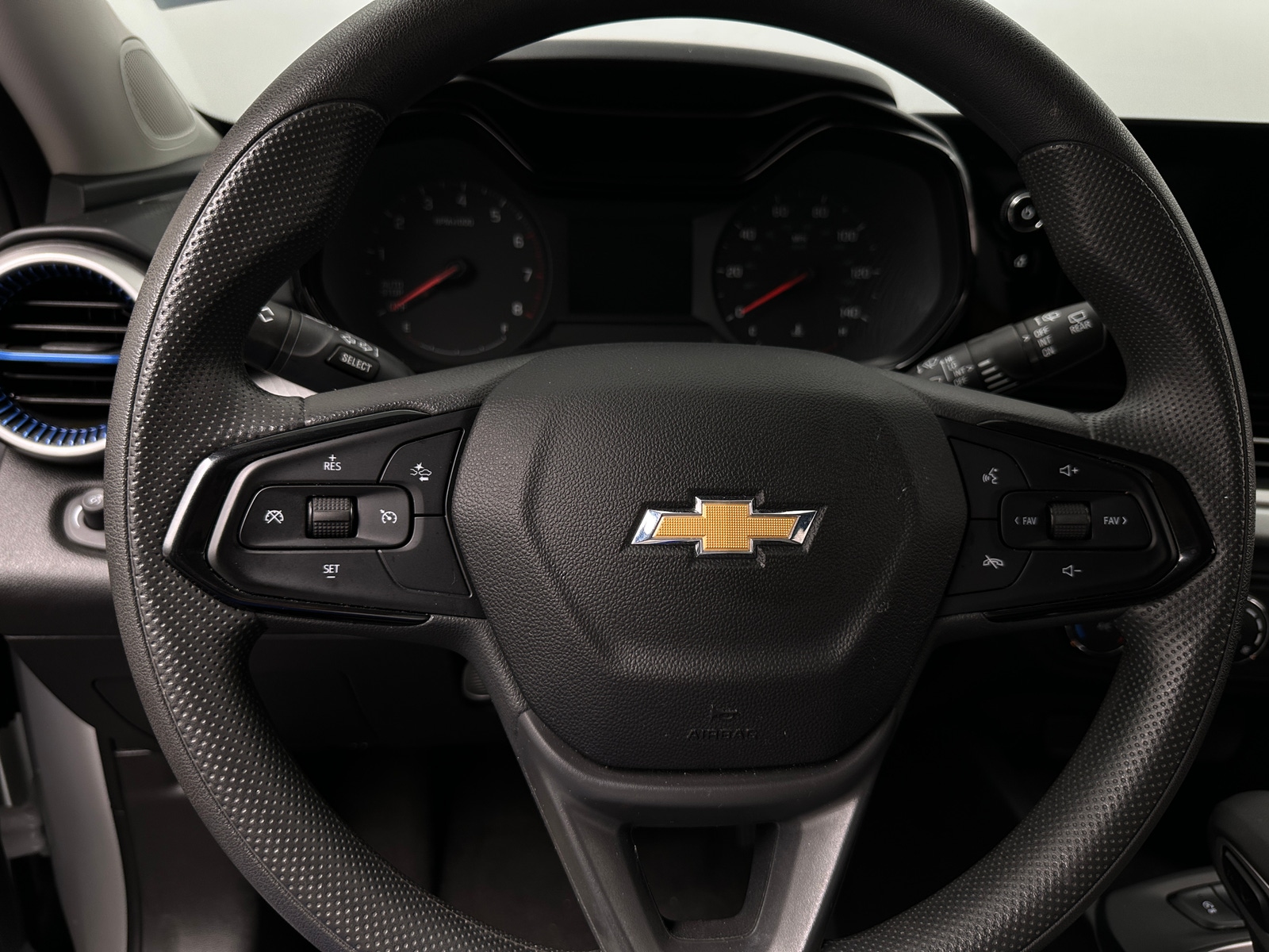 Thumbnail: 2025 Chevrolet Trax - 5