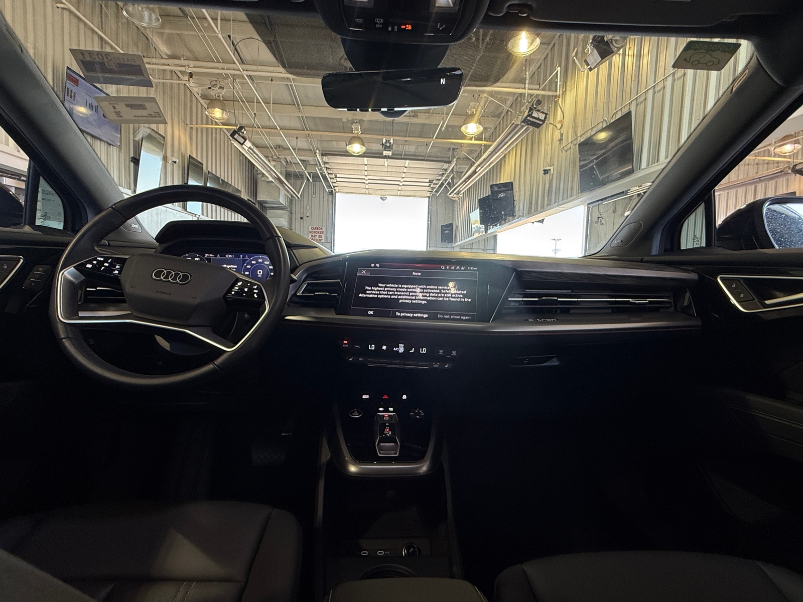 Thumbnail: 2023 Audi Q4 e-tron - 2
