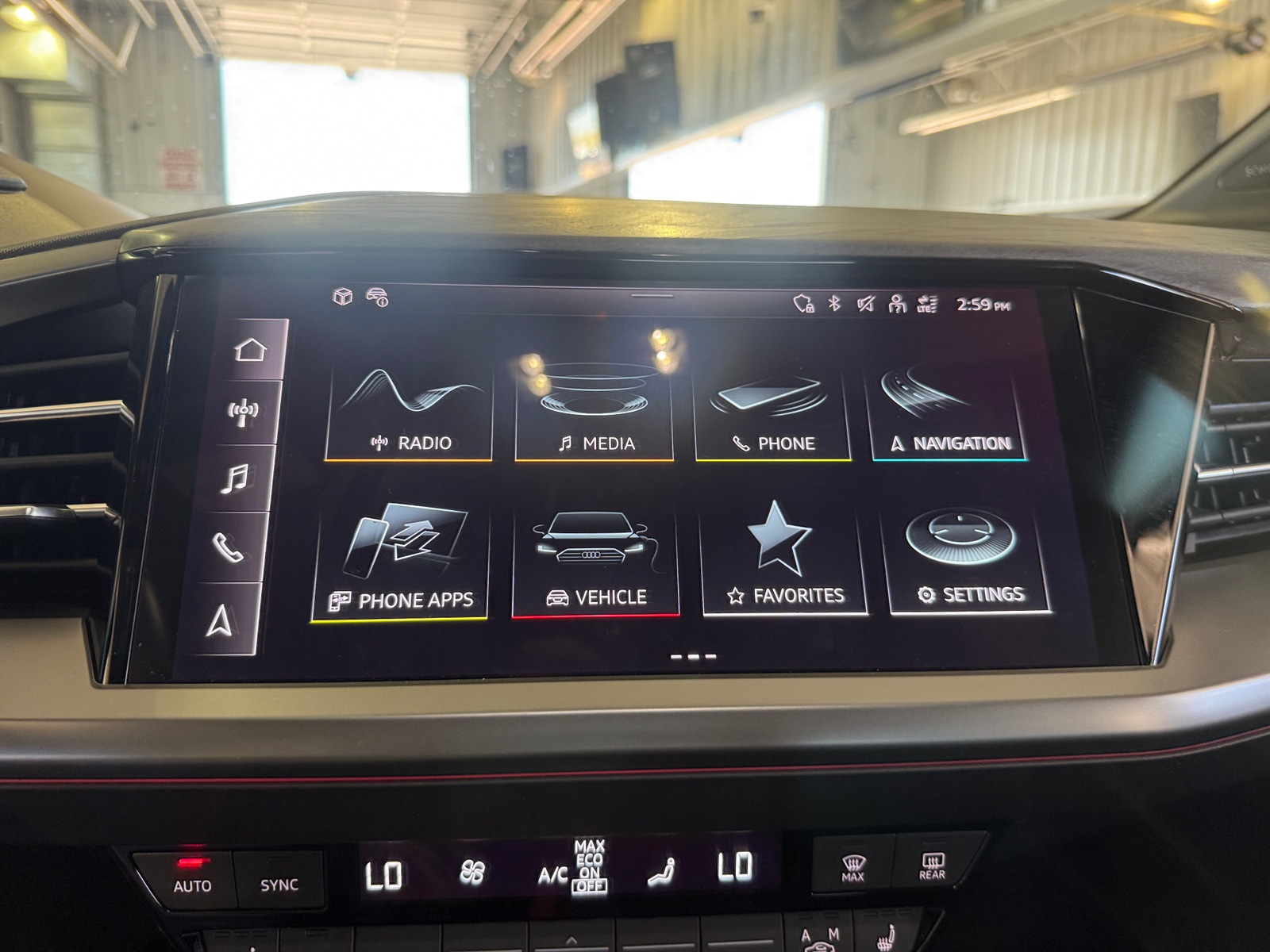 Thumbnail: 2023 Audi Q4 e-tron - 3