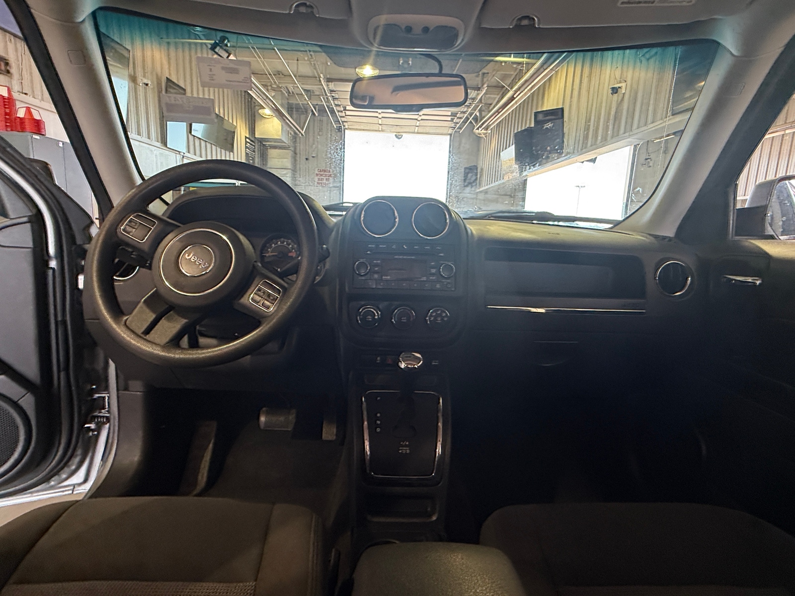 Thumbnail: 2016 Jeep Patriot - 3