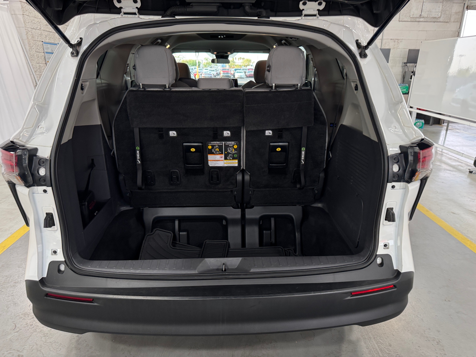 Thumbnail: 2022 Toyota Sienna - 7
