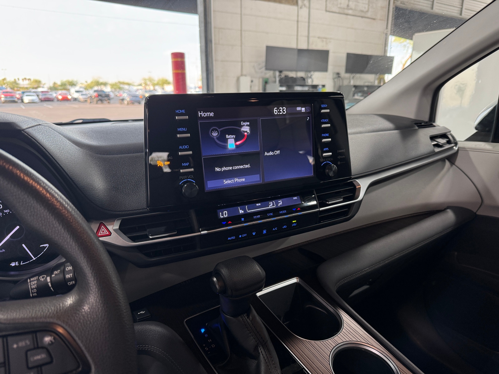 Thumbnail: 2022 Toyota Sienna - 4