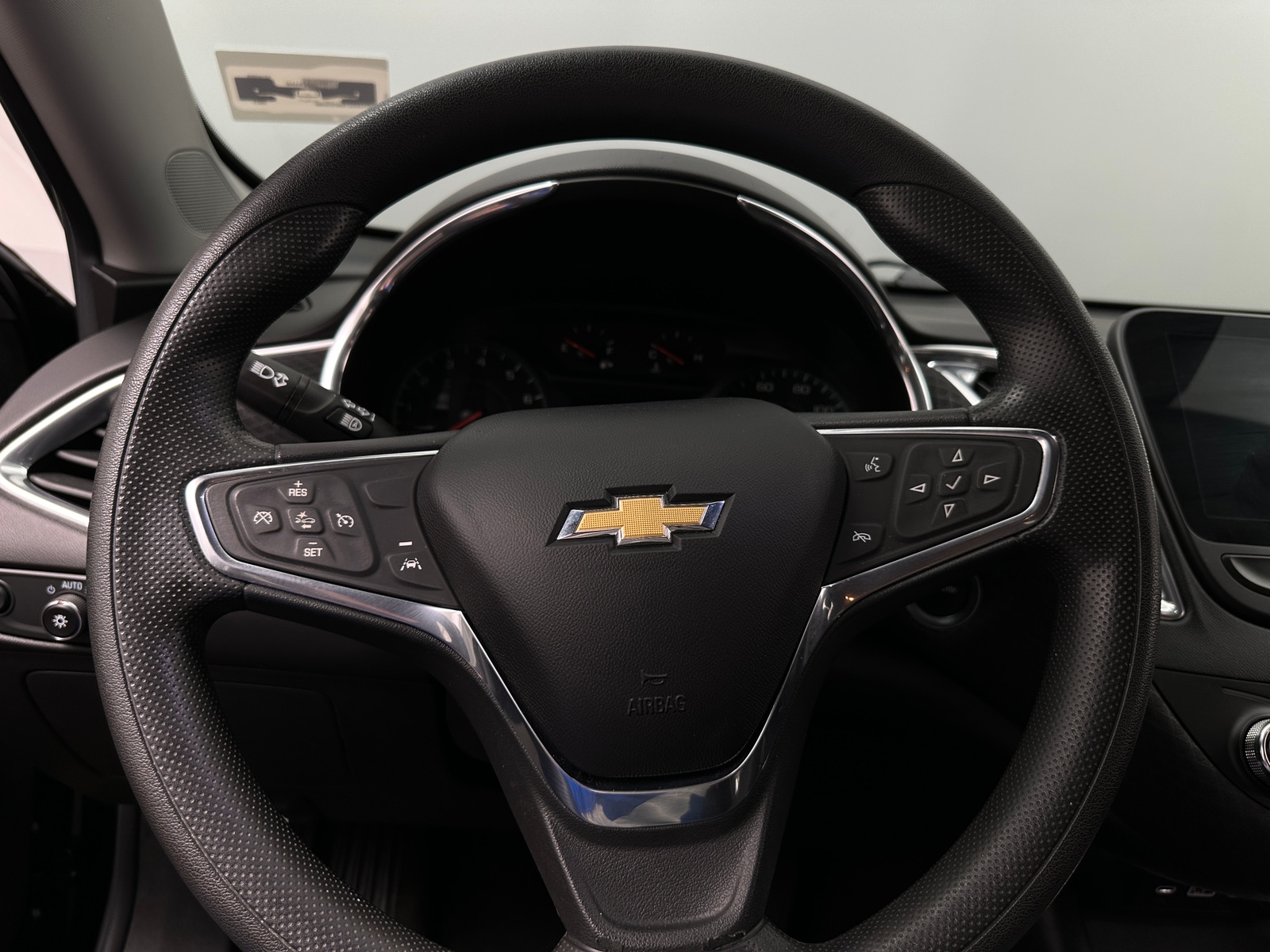 Thumbnail: 2021 Chevrolet Malibu - 5