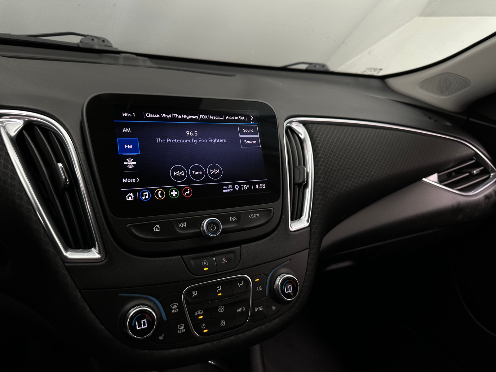 Thumbnail: 2021 Chevrolet Malibu - 4