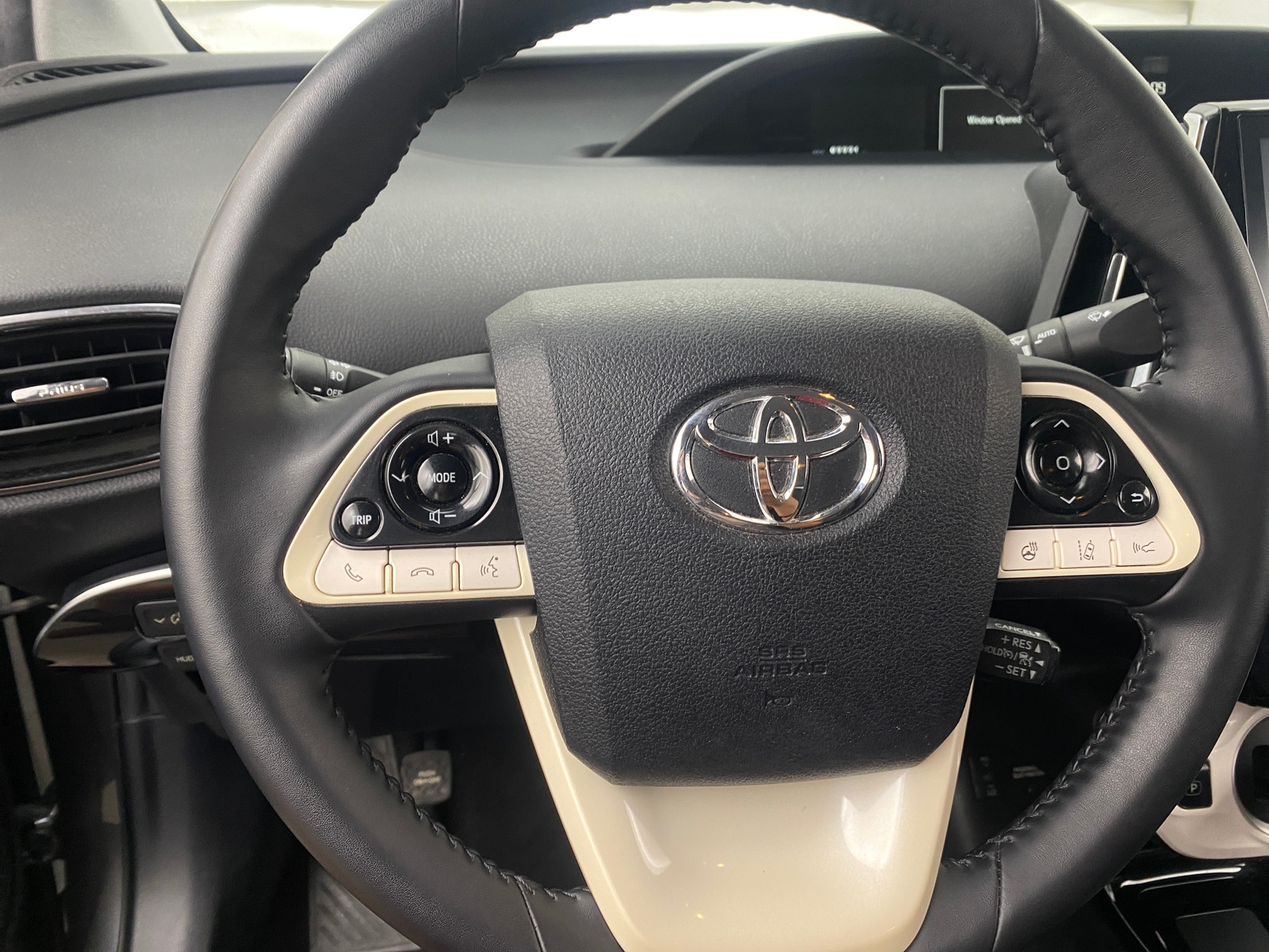 Thumbnail: 2017 Toyota Prius Prime - 5