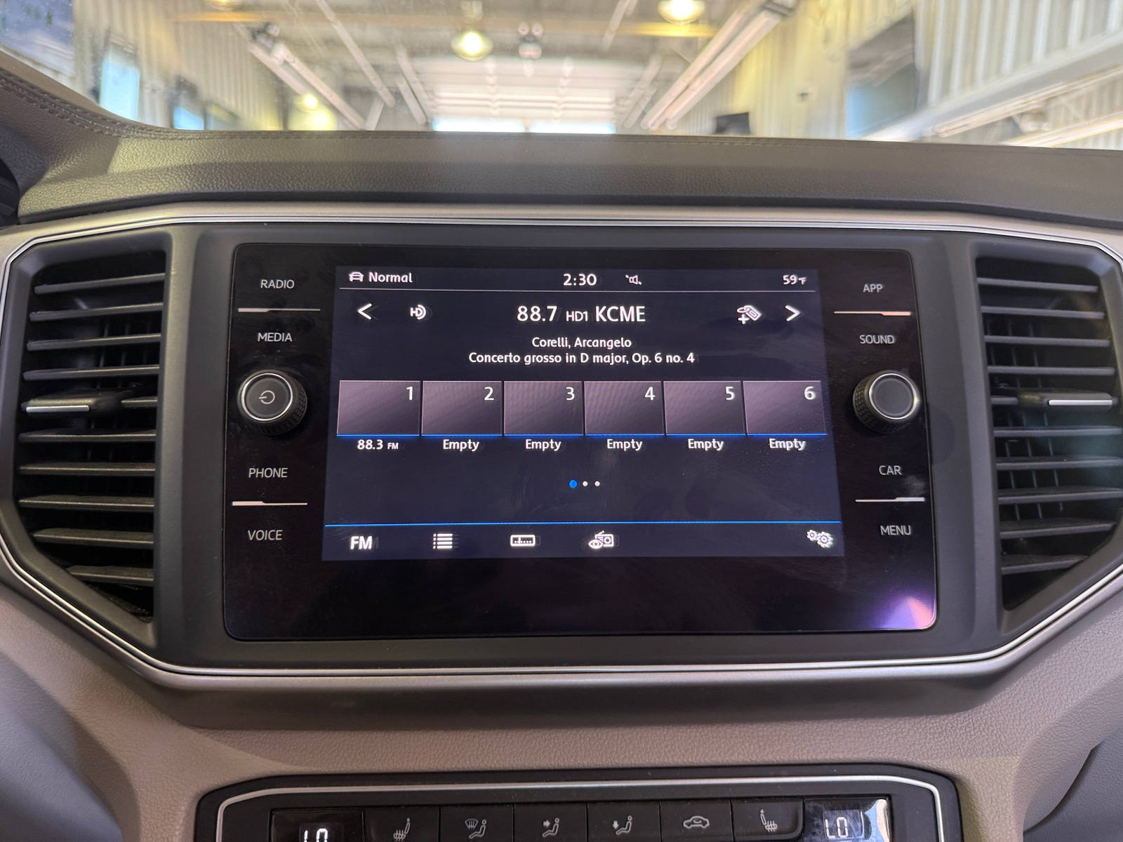 Thumbnail: 2018 Volkswagen Atlas - 3
