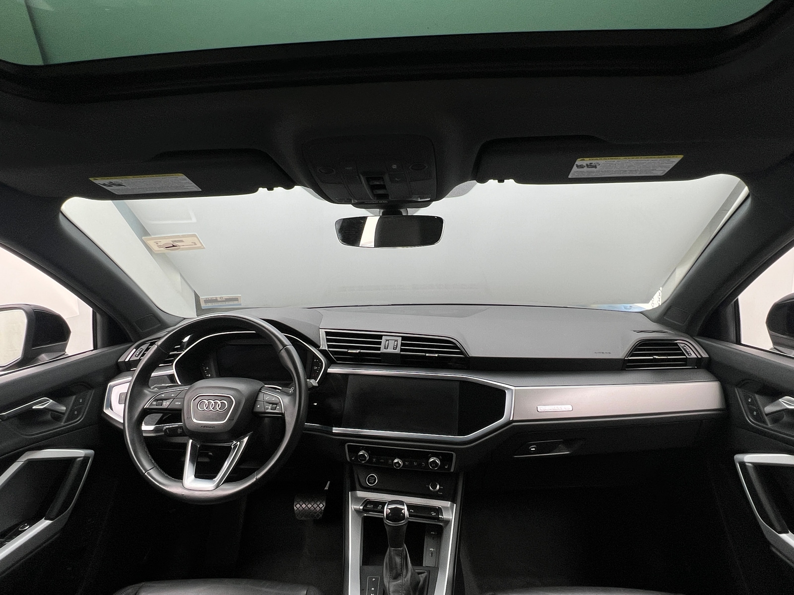 Thumbnail: 2023 Audi Q3 - 2