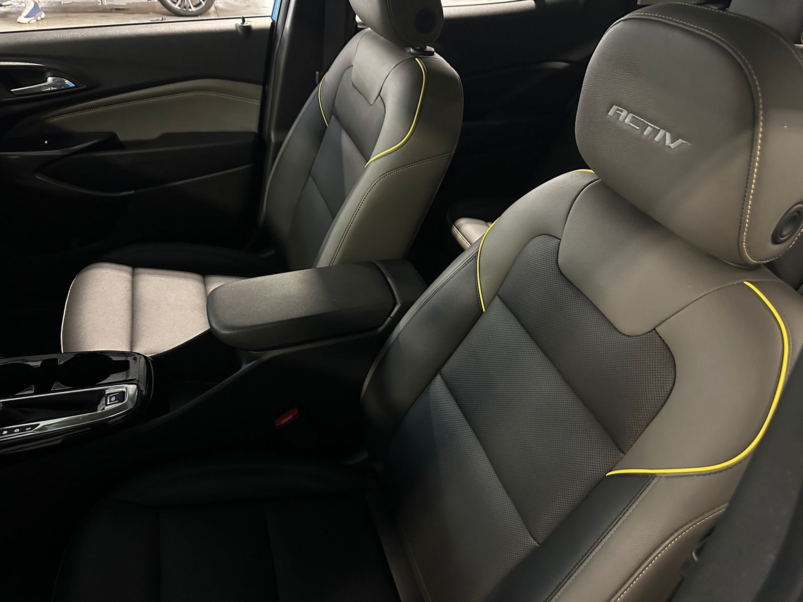 Thumbnail: 2025 Chevrolet Trax - 2