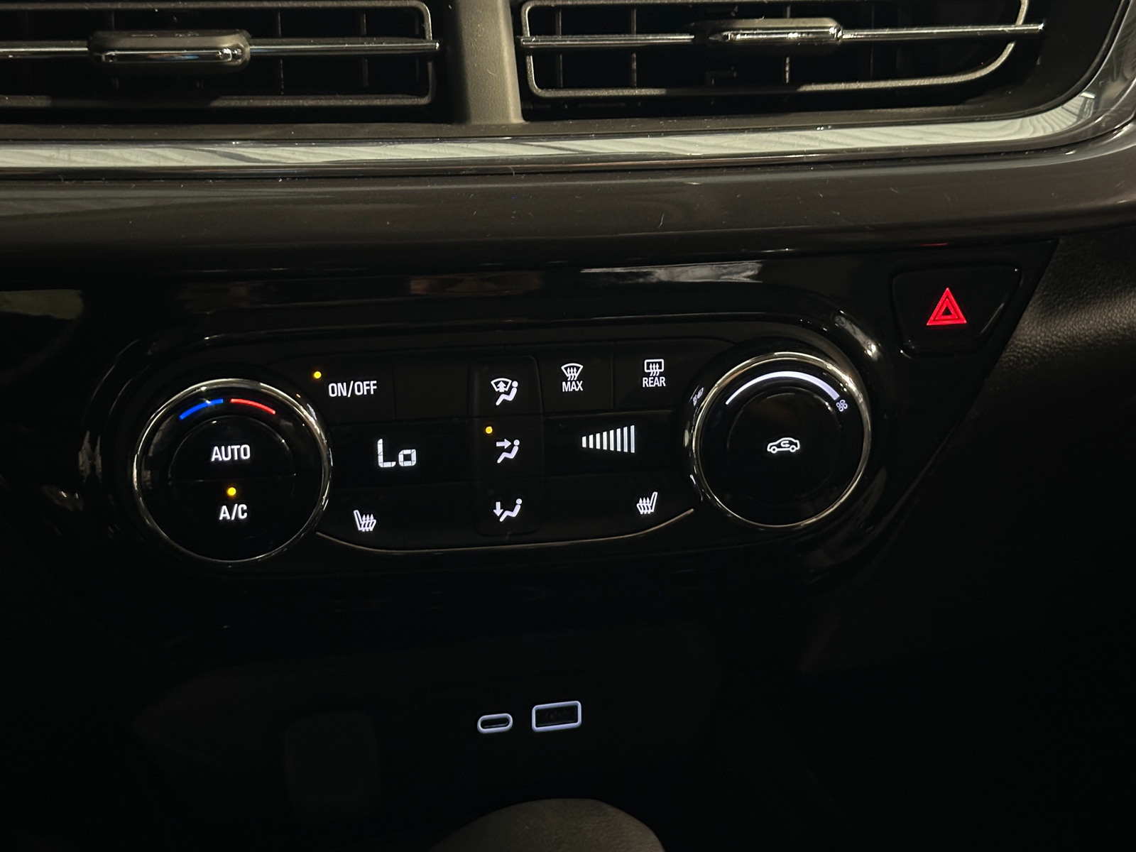 Thumbnail: 2025 Chevrolet Trax - 4