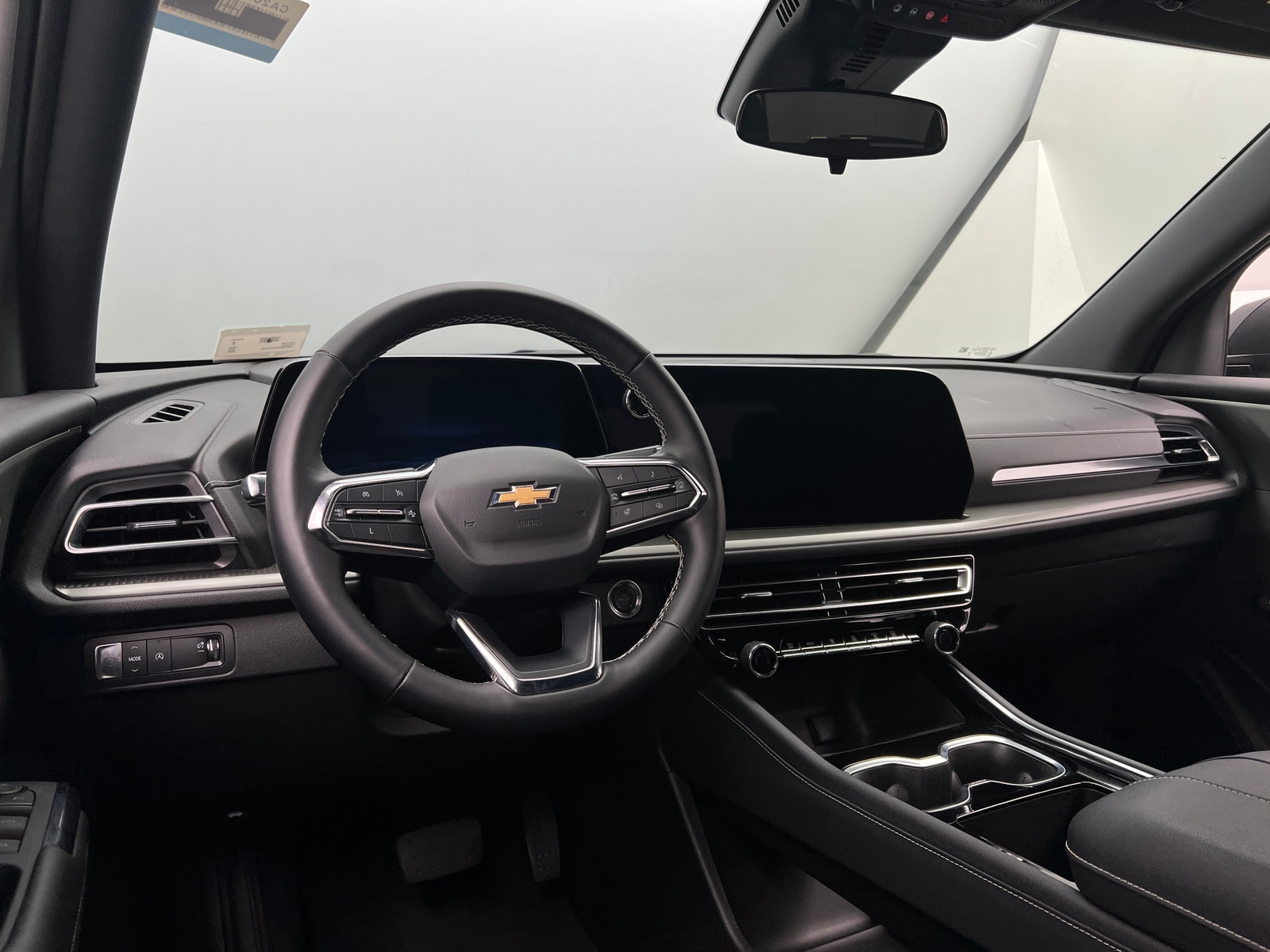Thumbnail: 2025 Chevrolet Traverse - 3