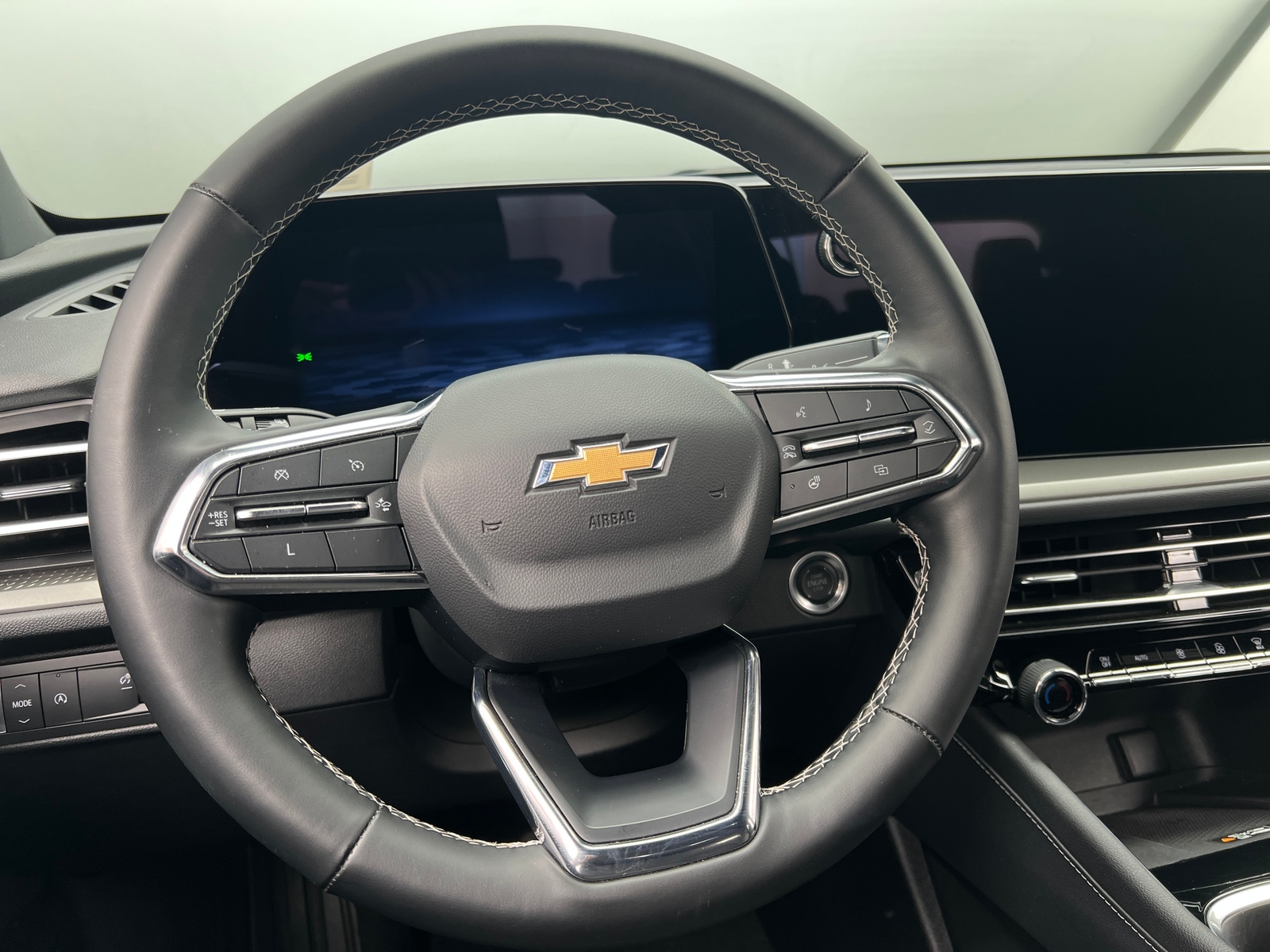 Thumbnail: 2025 Chevrolet Traverse - 5