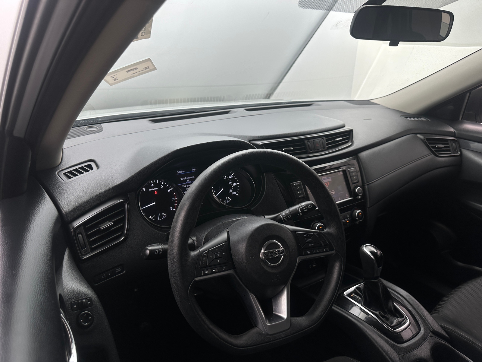 Thumbnail: 2018 Nissan Rogue - 3
