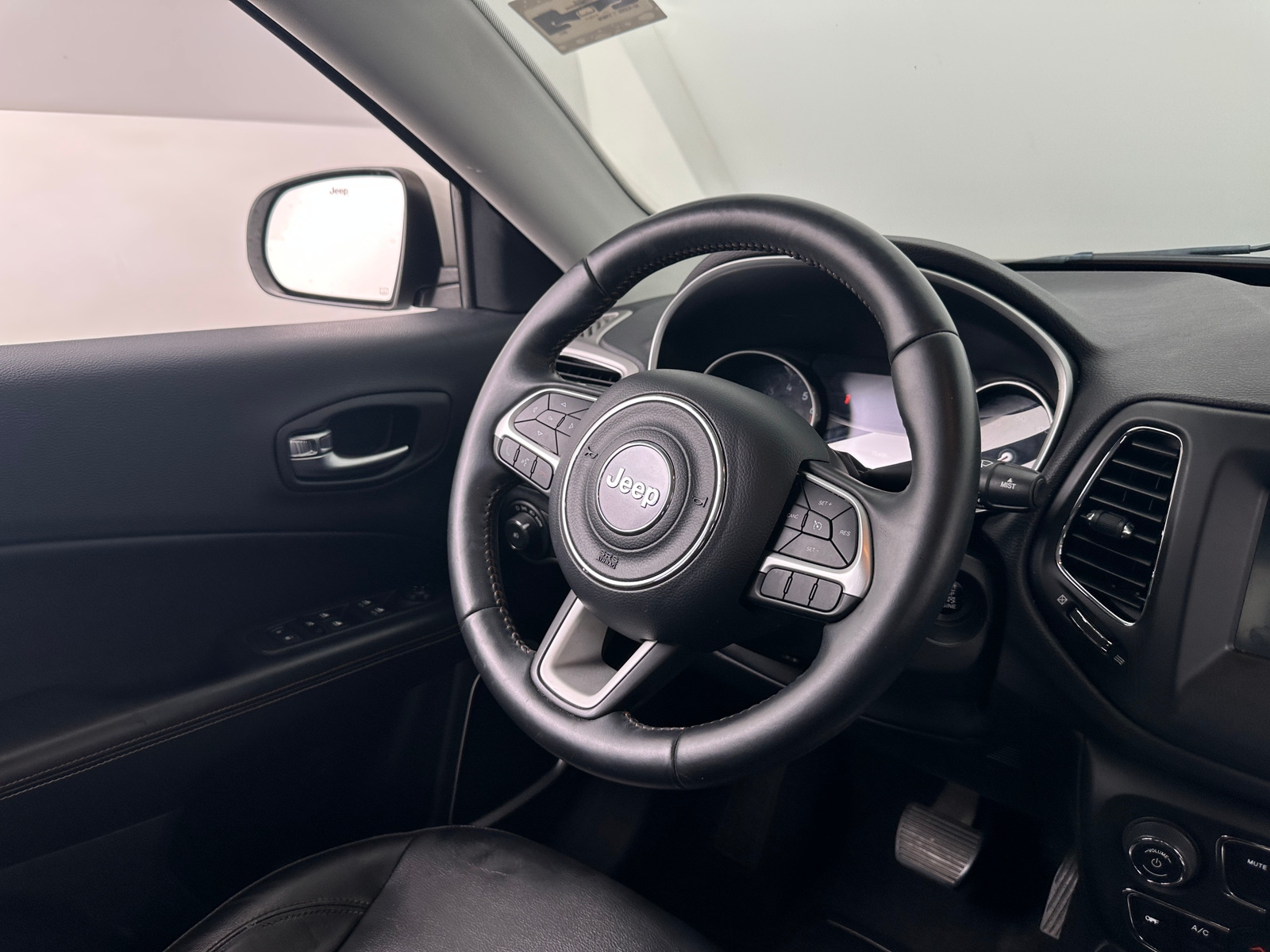 Thumbnail: 2017 Jeep Compass - 5