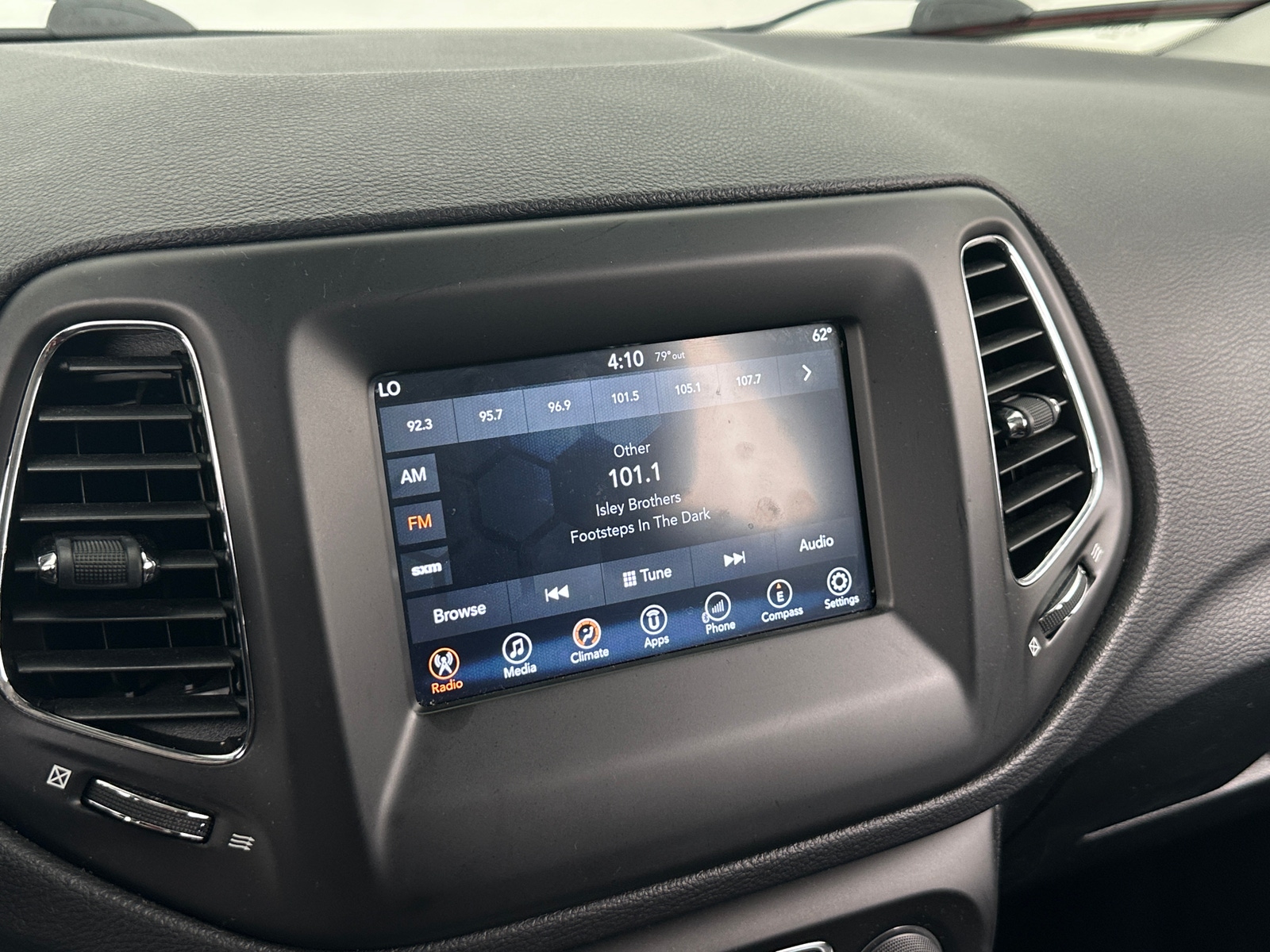 Thumbnail: 2017 Jeep Compass - 4
