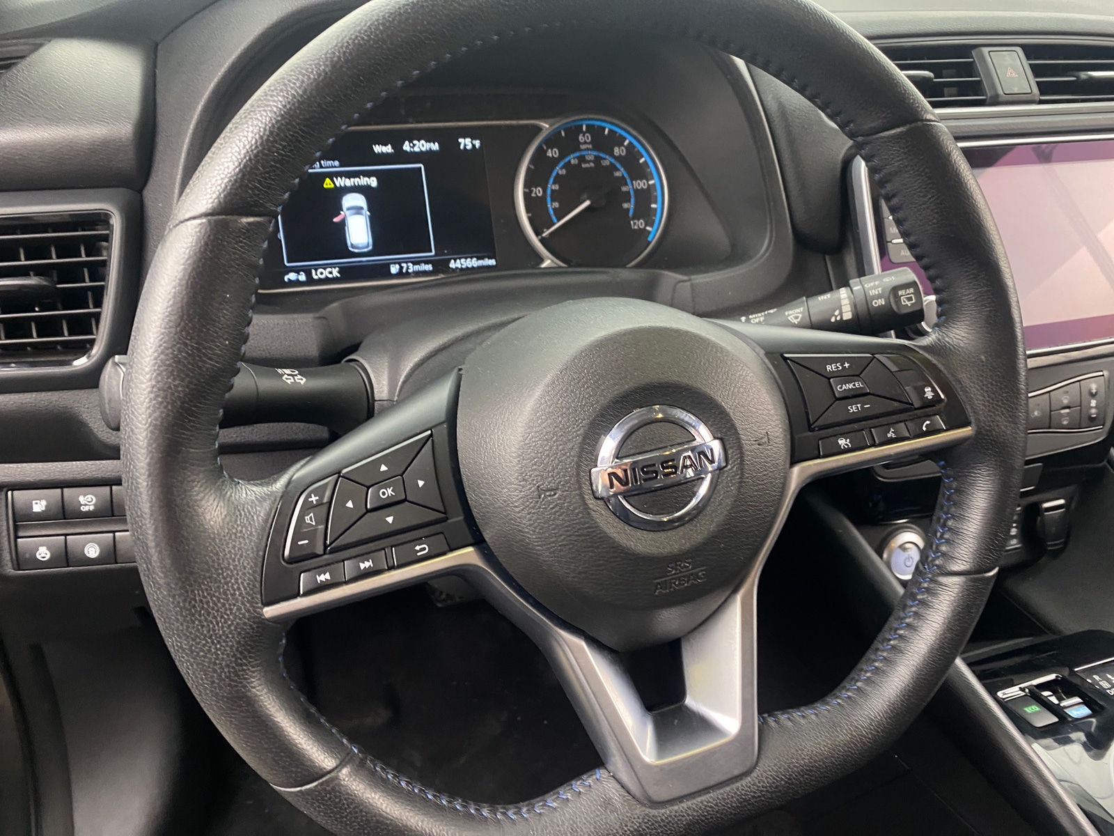 Thumbnail: 2022 Nissan Leaf - 5