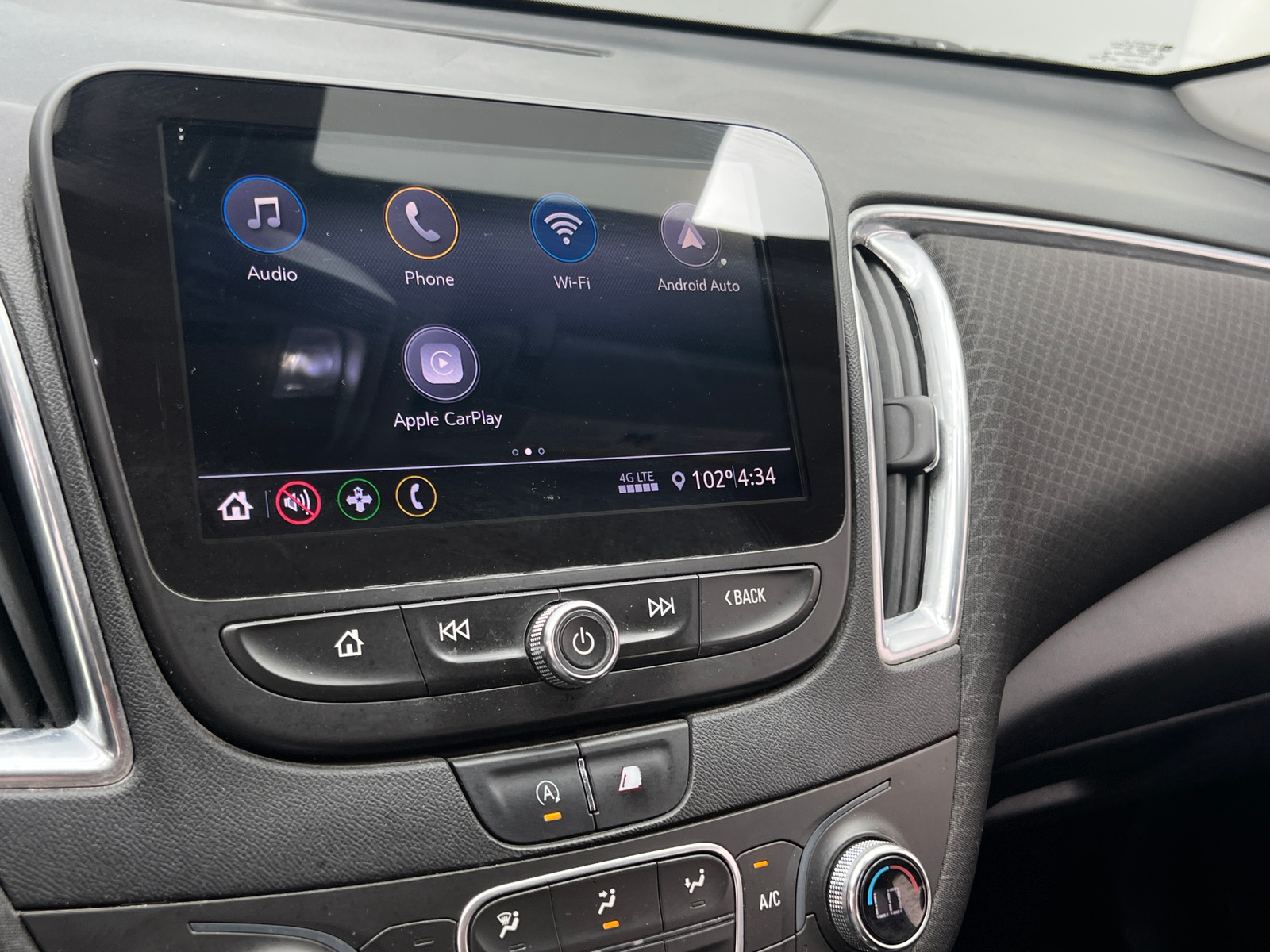 Thumbnail: 2020 Chevrolet Malibu - 4