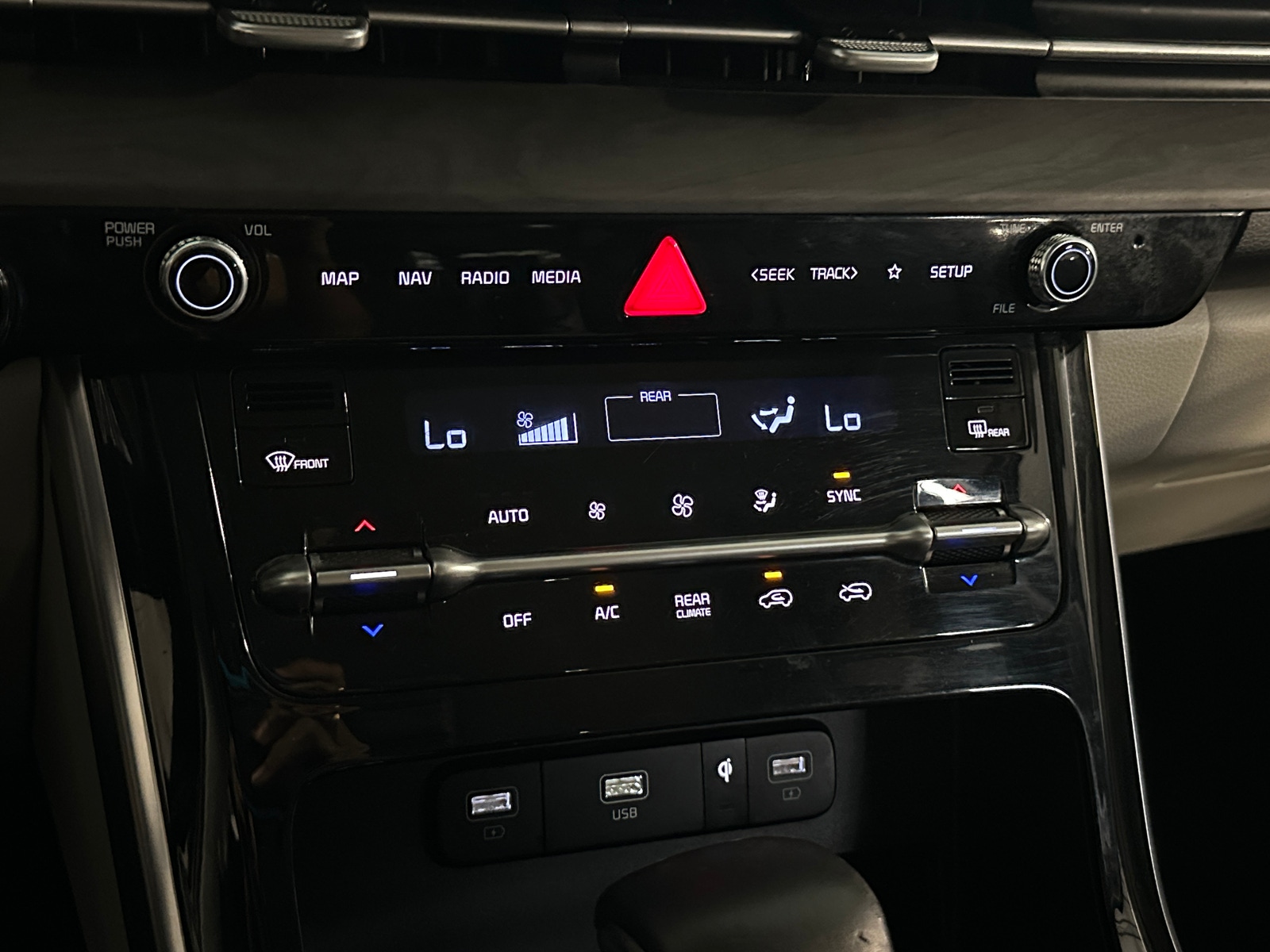 Thumbnail: 2023 Kia Carnival - 3