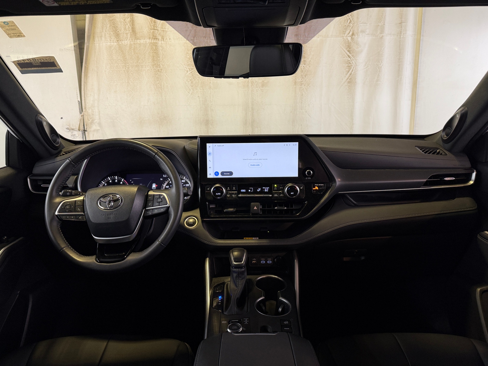 Thumbnail: 2024 Toyota Highlander - 2