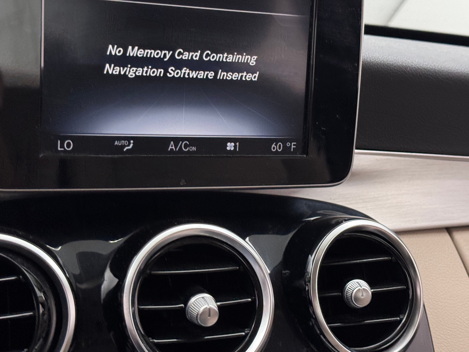 Thumbnail: 2016 Mercedes-Benz C-Class - 3