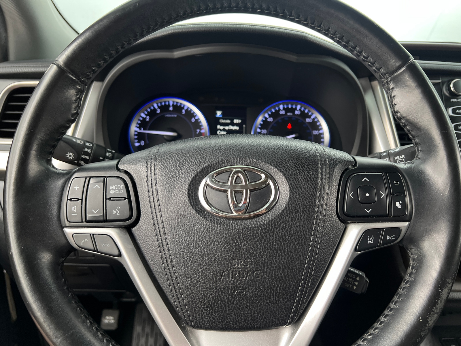 Thumbnail: 2019 Toyota Highlander - 4