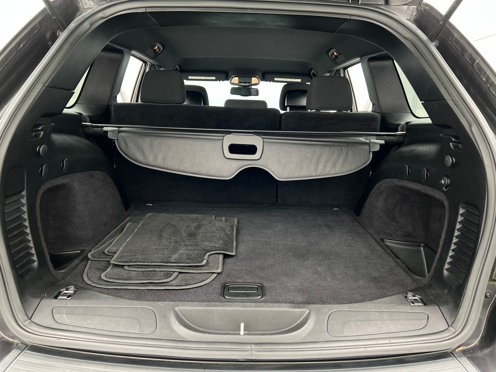 Thumbnail: 2014 Jeep Grand Cherokee - 7