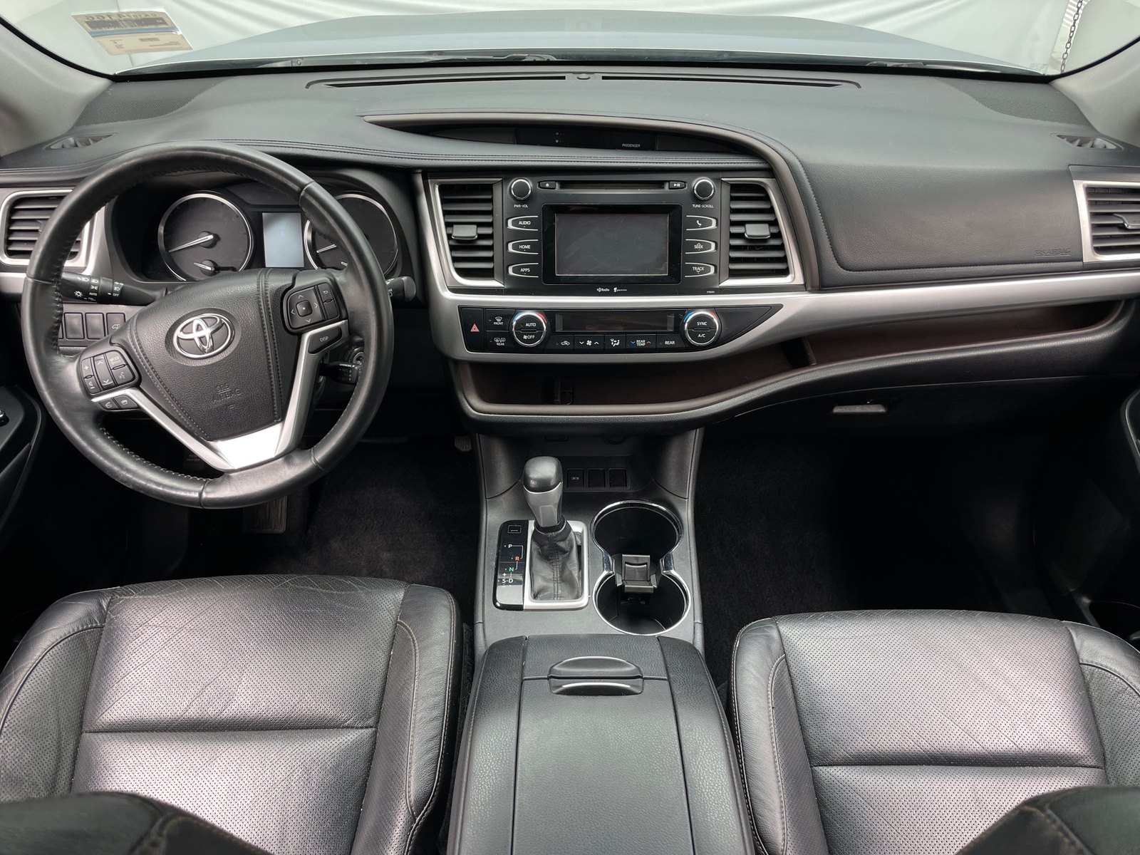 Thumbnail: 2015 Toyota Highlander - 3