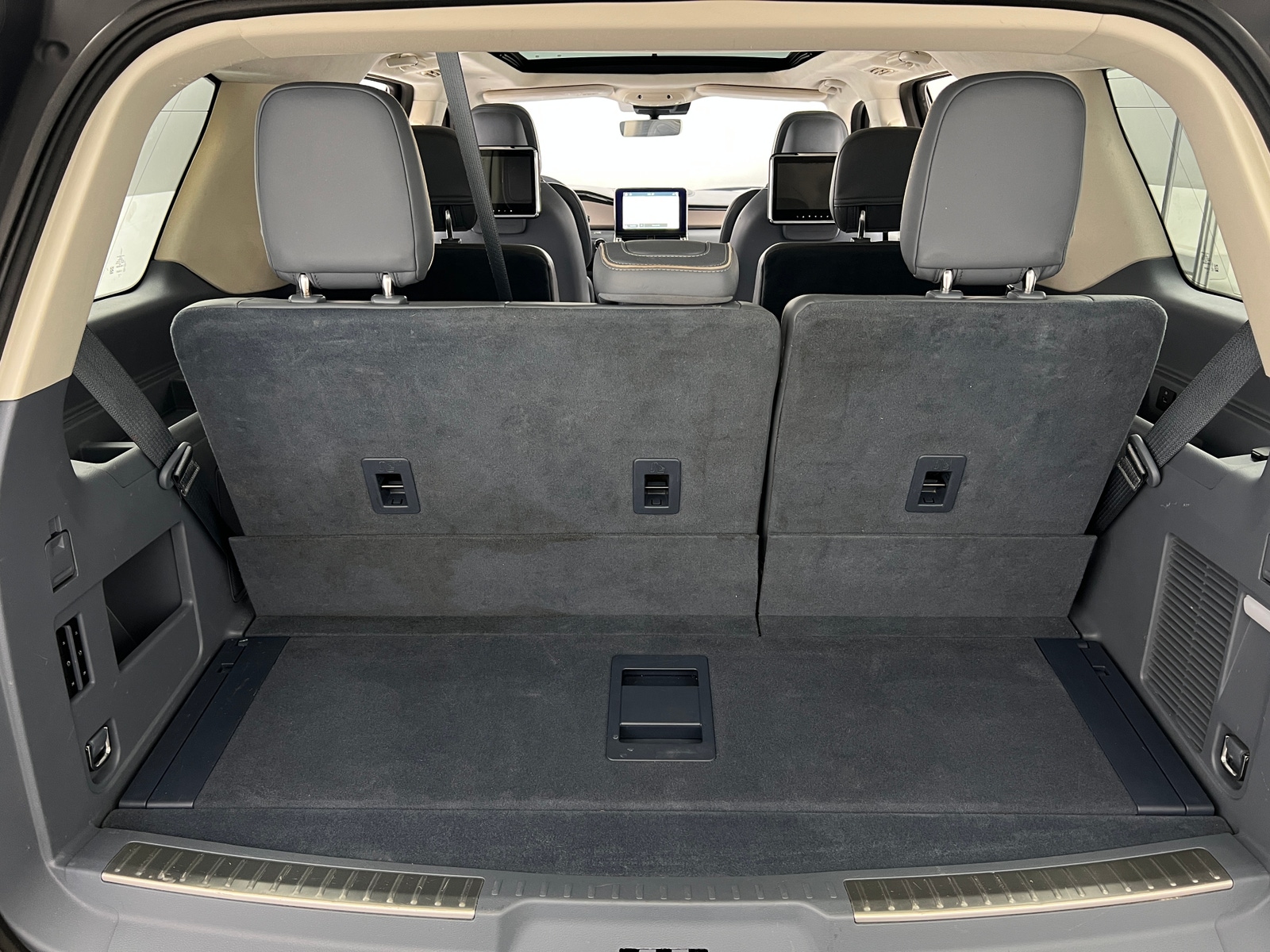 Thumbnail: 2018 Lincoln Navigator - 6