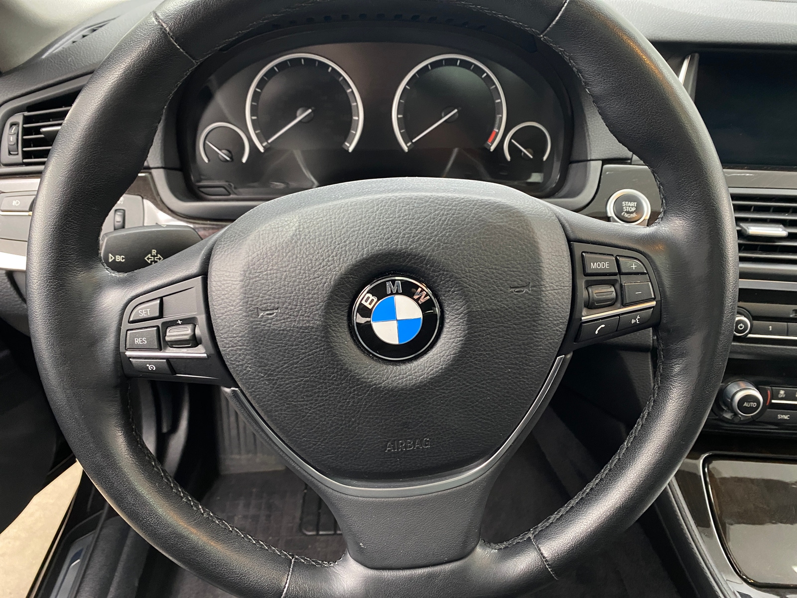 Thumbnail: 2014 BMW 5 Series - 4