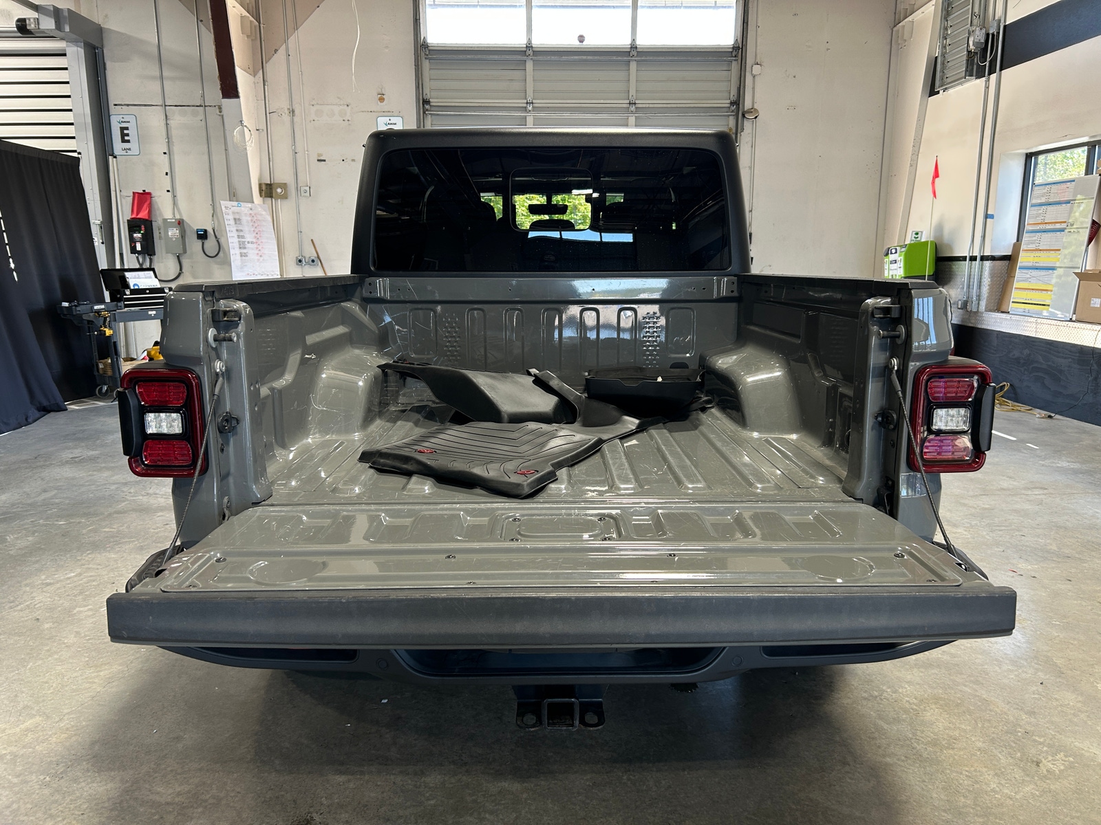 Thumbnail: 2021 Jeep Gladiator - 7