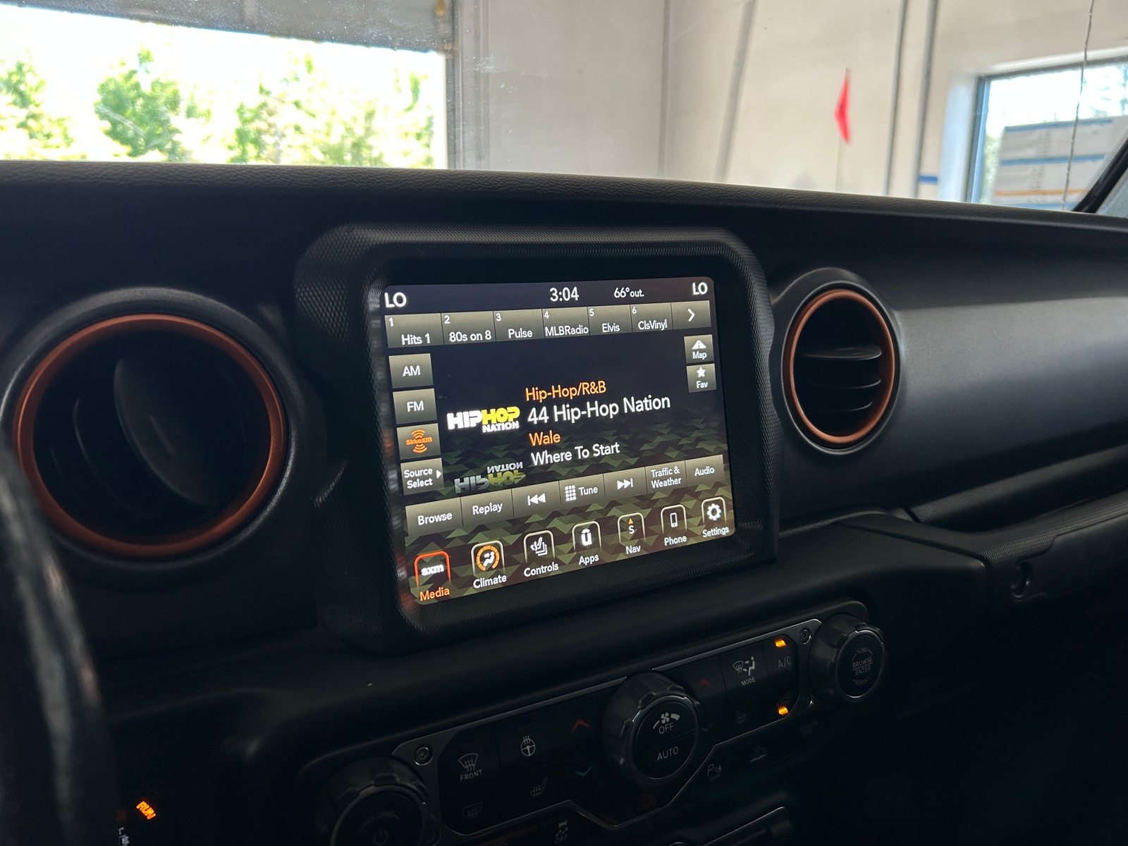 Thumbnail: 2021 Jeep Gladiator - 4