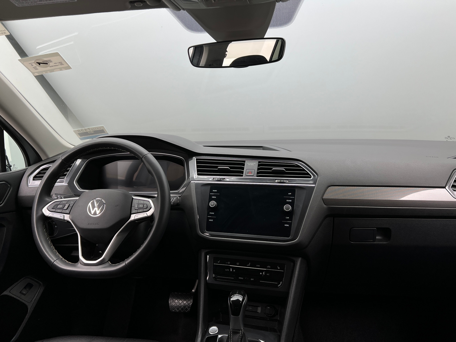 Thumbnail: 2024 Volkswagen Tiguan - 2
