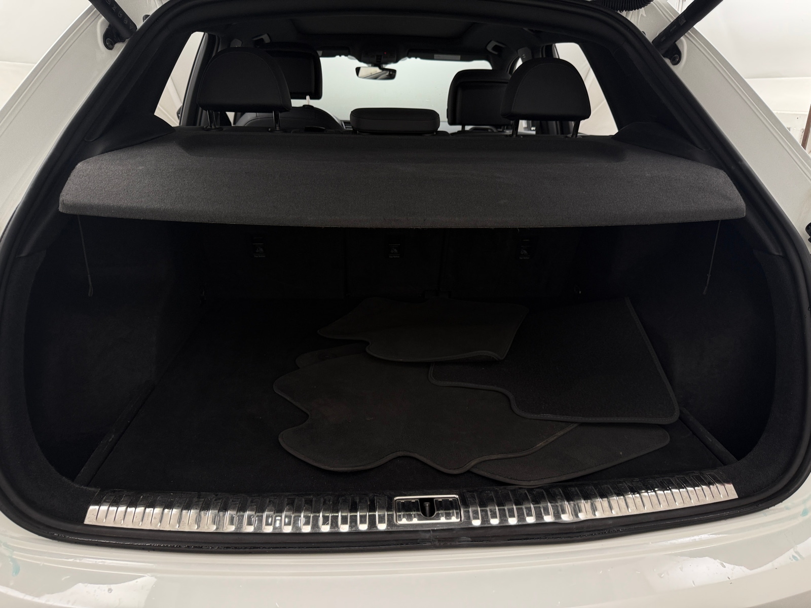 Thumbnail: 2023 Audi Q3 - 6
