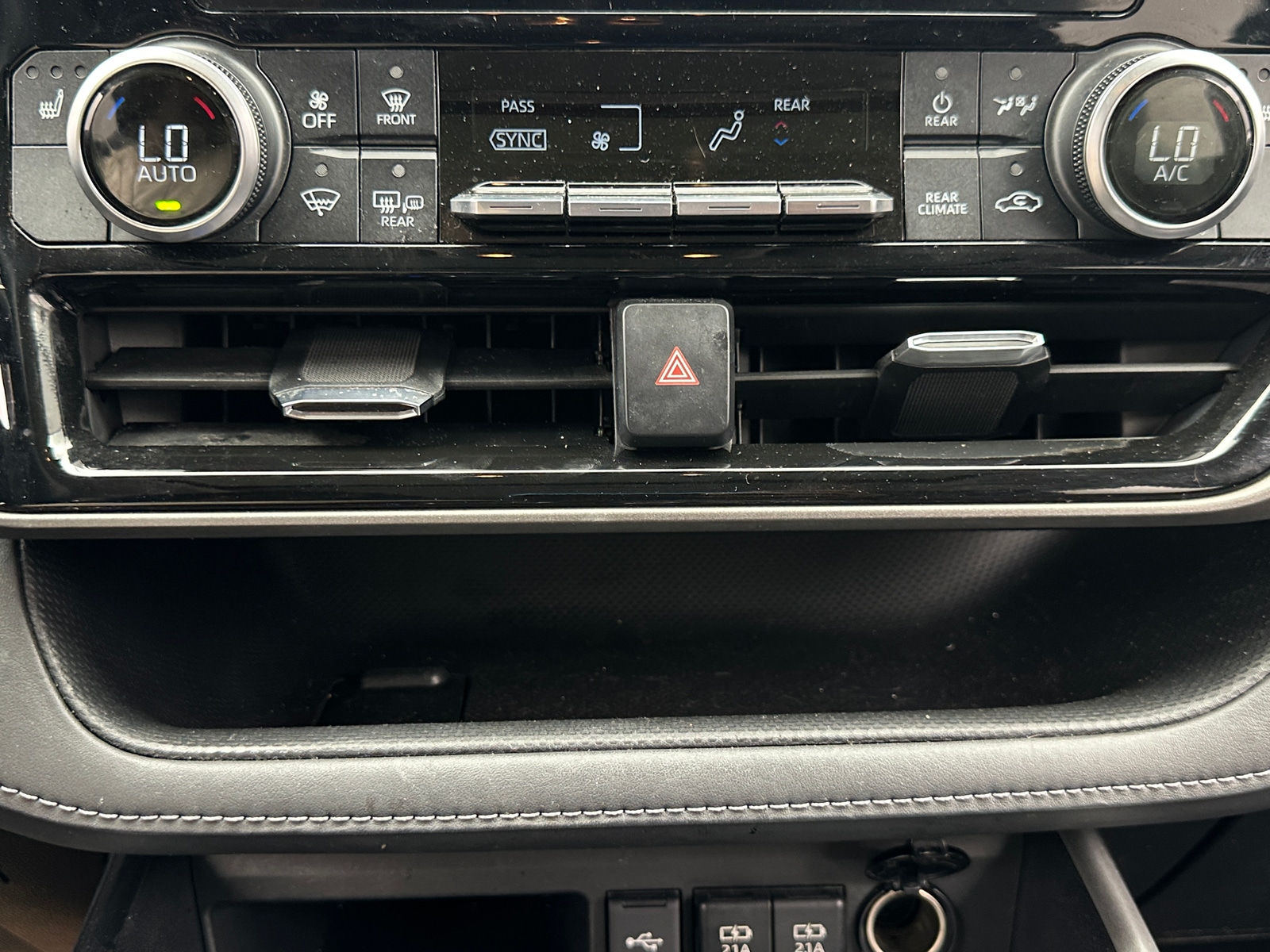 Thumbnail: 2021 Toyota Highlander - 3