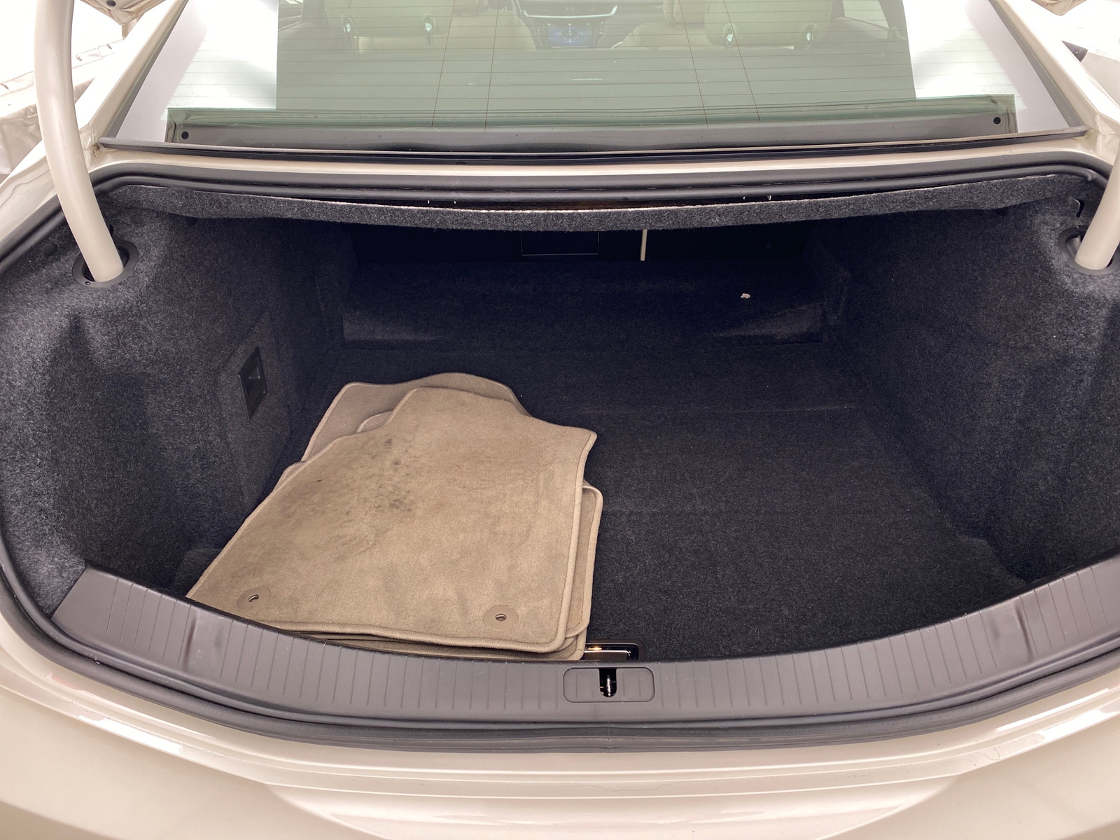 Thumbnail: 2013 Cadillac XTS - 6