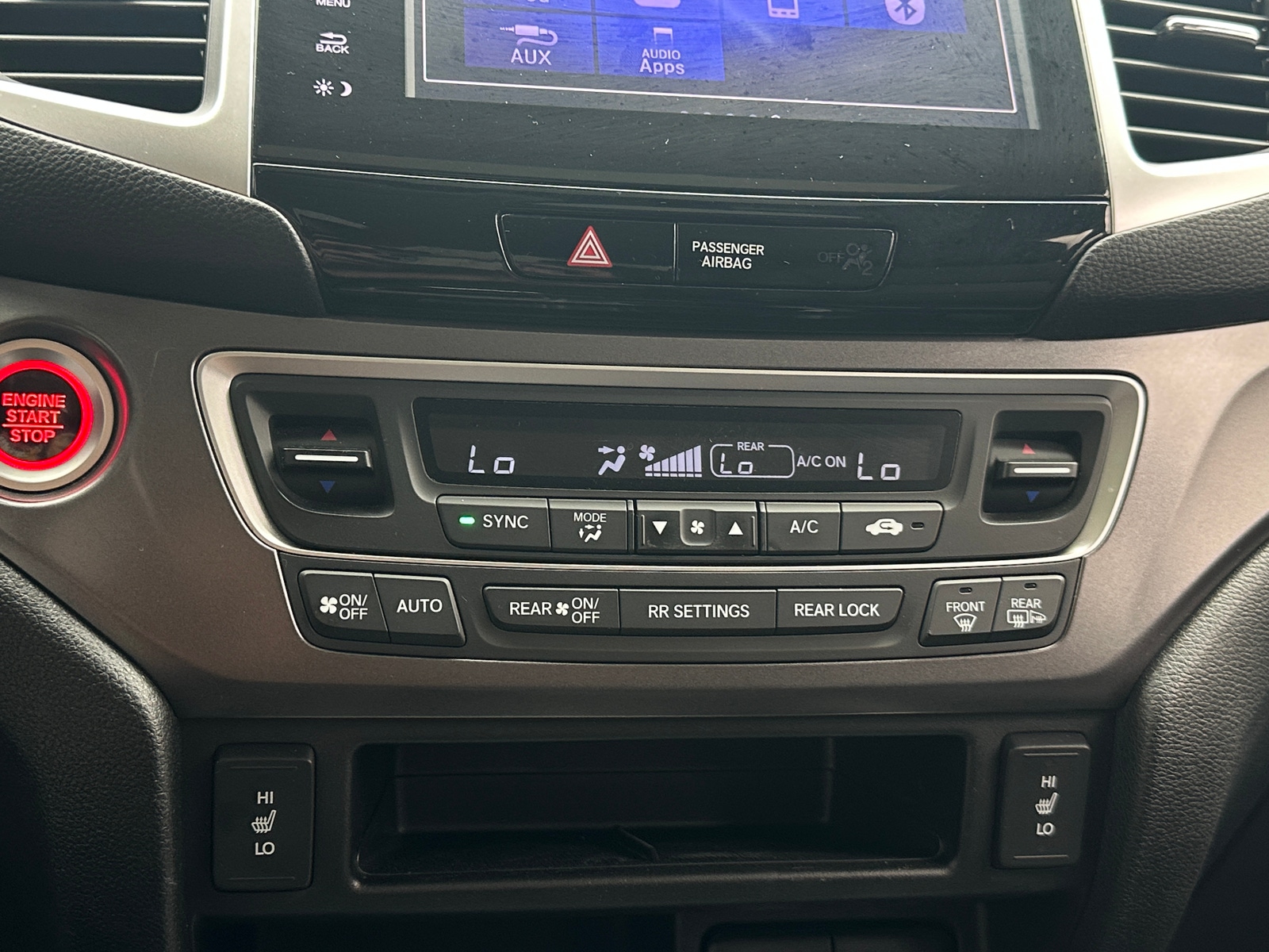 Thumbnail: 2018 Honda Pilot - 3
