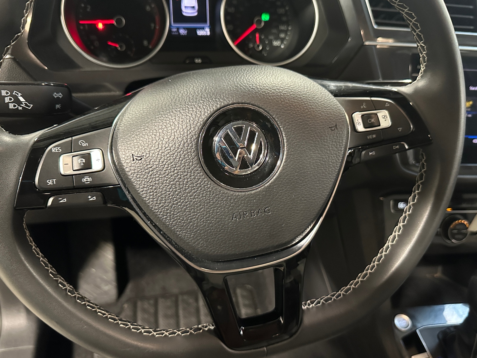 Thumbnail: 2021 Volkswagen Tiguan - 4