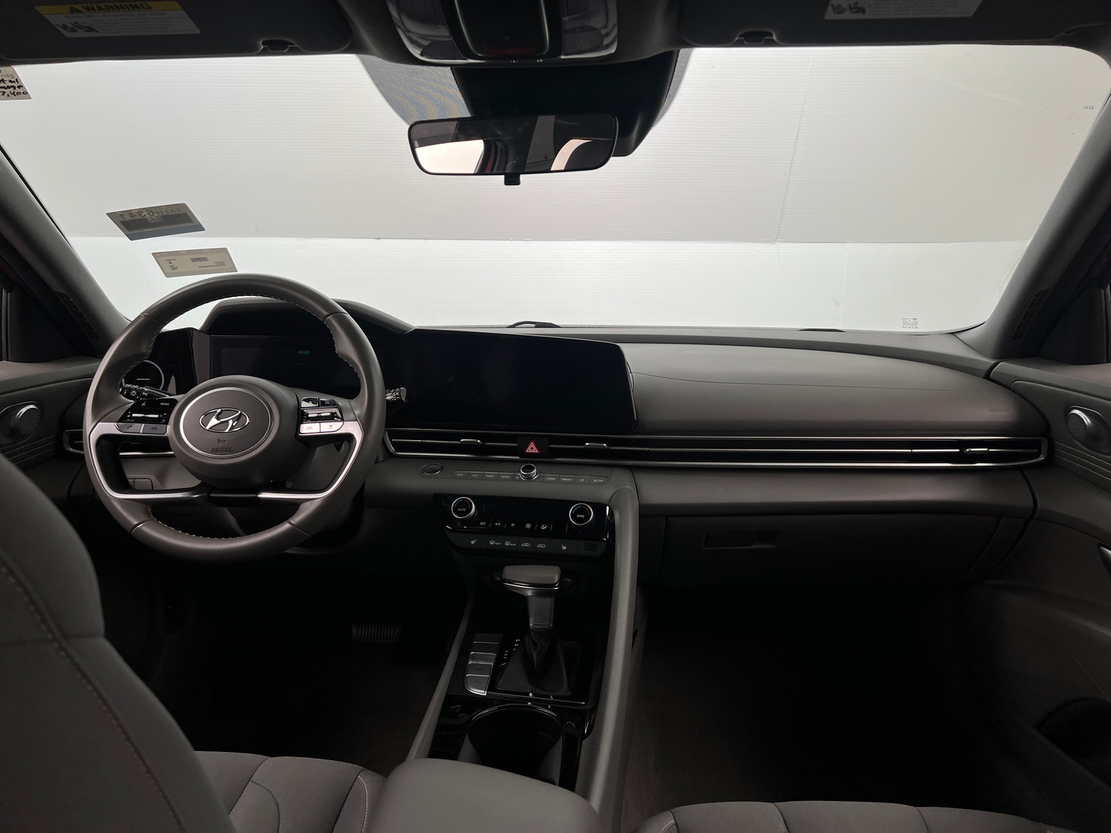 Thumbnail: 2023 Hyundai Elantra - 3