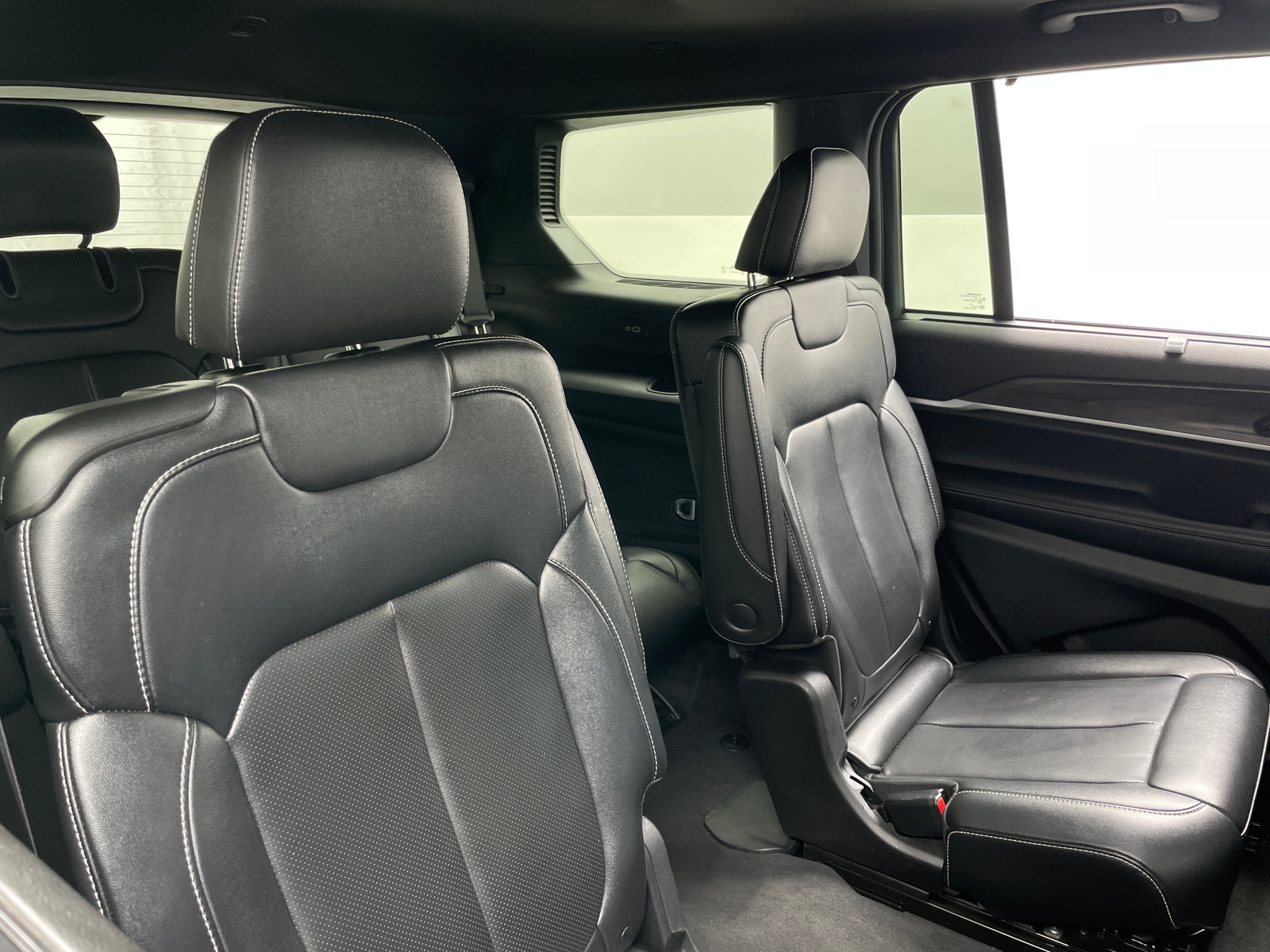 Thumbnail: 2024 Jeep Grand Cherokee L - 5